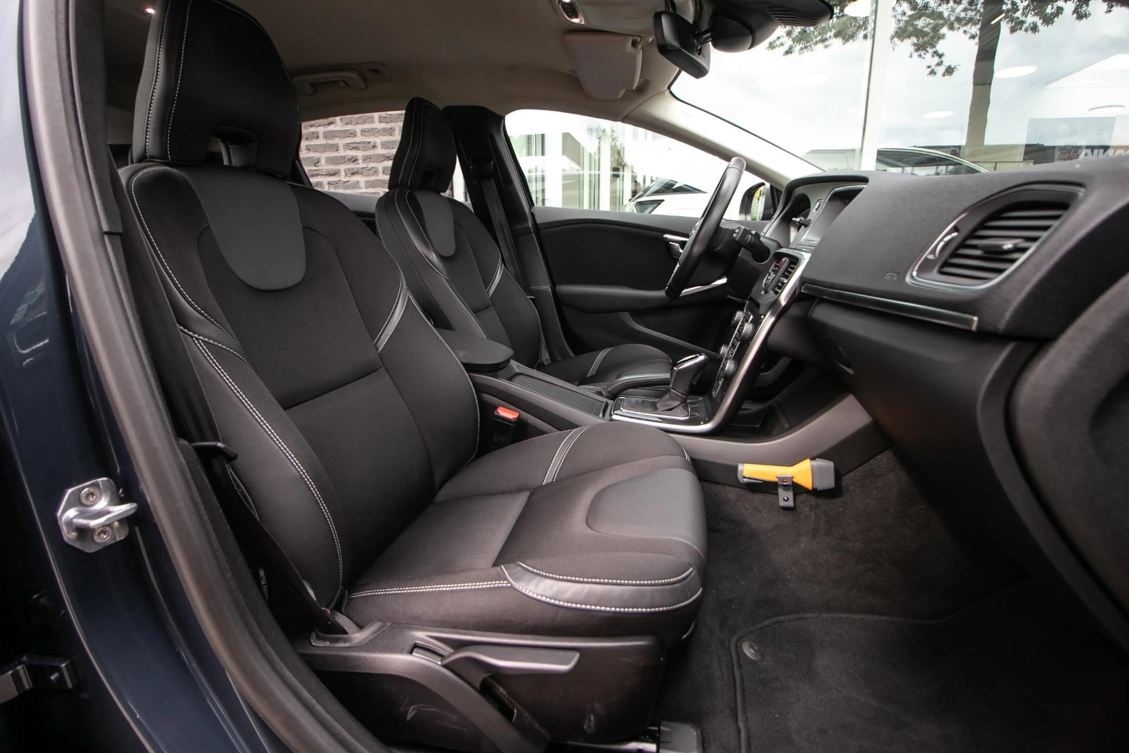 Volvo V40 1.5 T2 Polar+ | Goed onderhouden | Trekhaak | All — photo 5