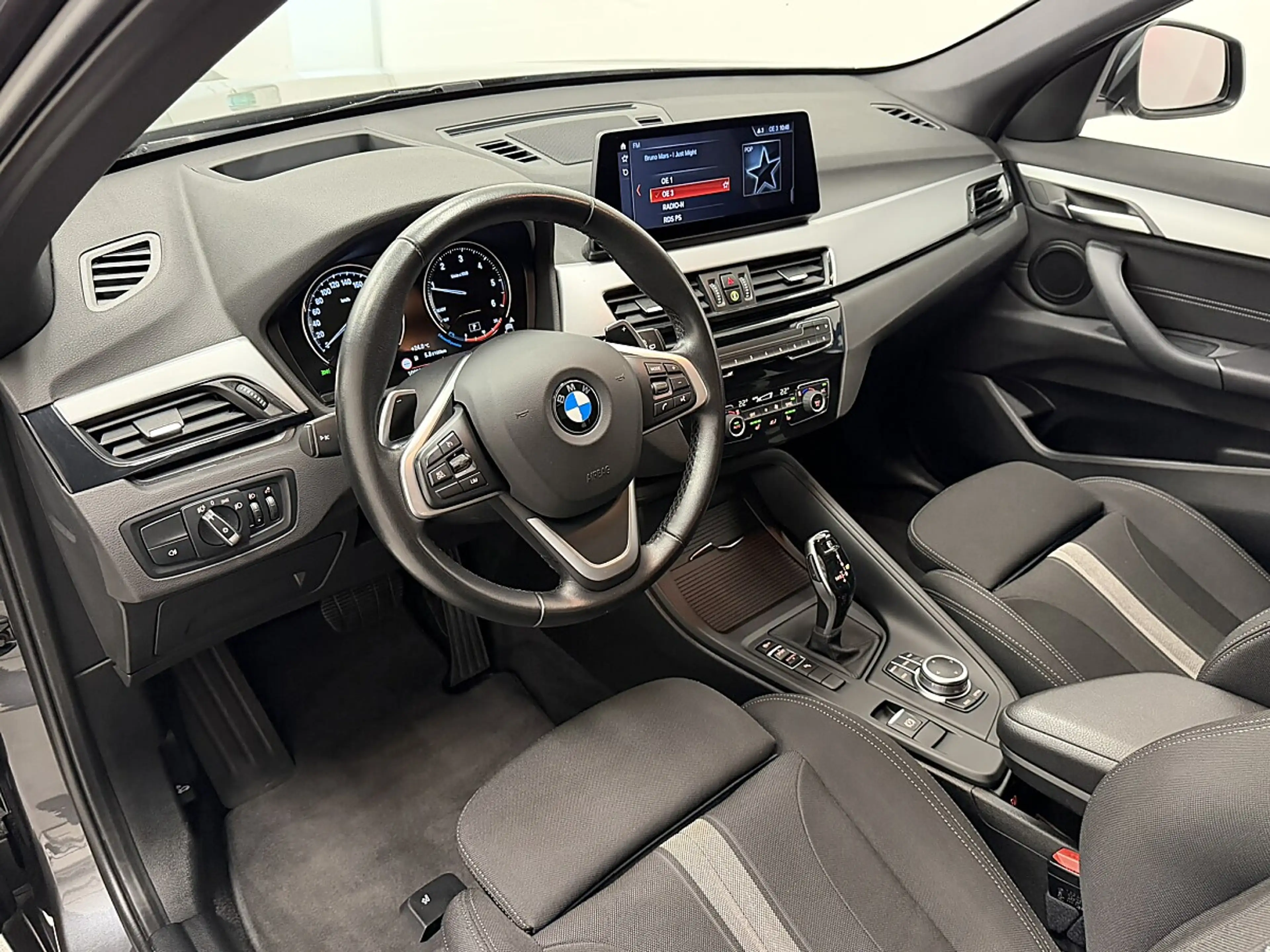 BMW X1 sDrive18d Aut.LCI/LED/NaviPro/HeadUp/Pano/HiFi/RFK — photo 10