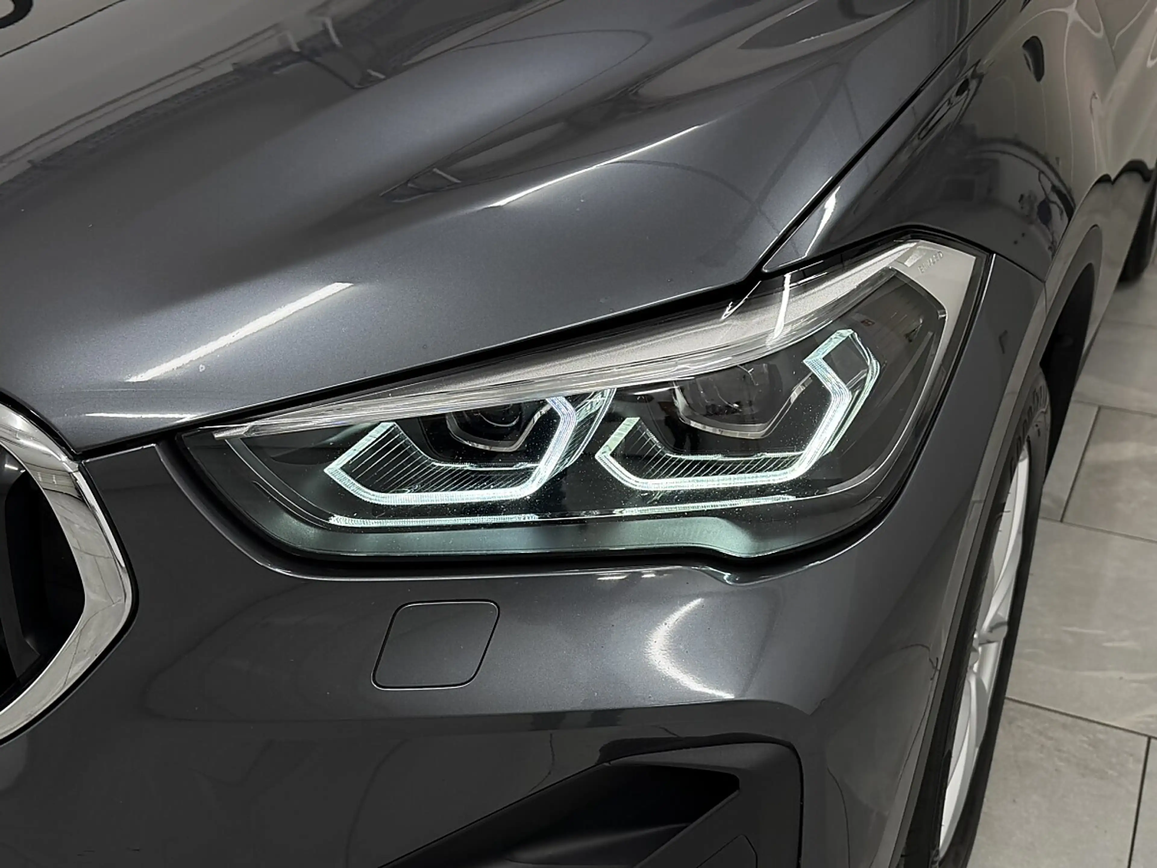 BMW X1 sDrive18d Aut.LCI/LED/NaviPro/HeadUp/Pano/HiFi/RFK — photo 4