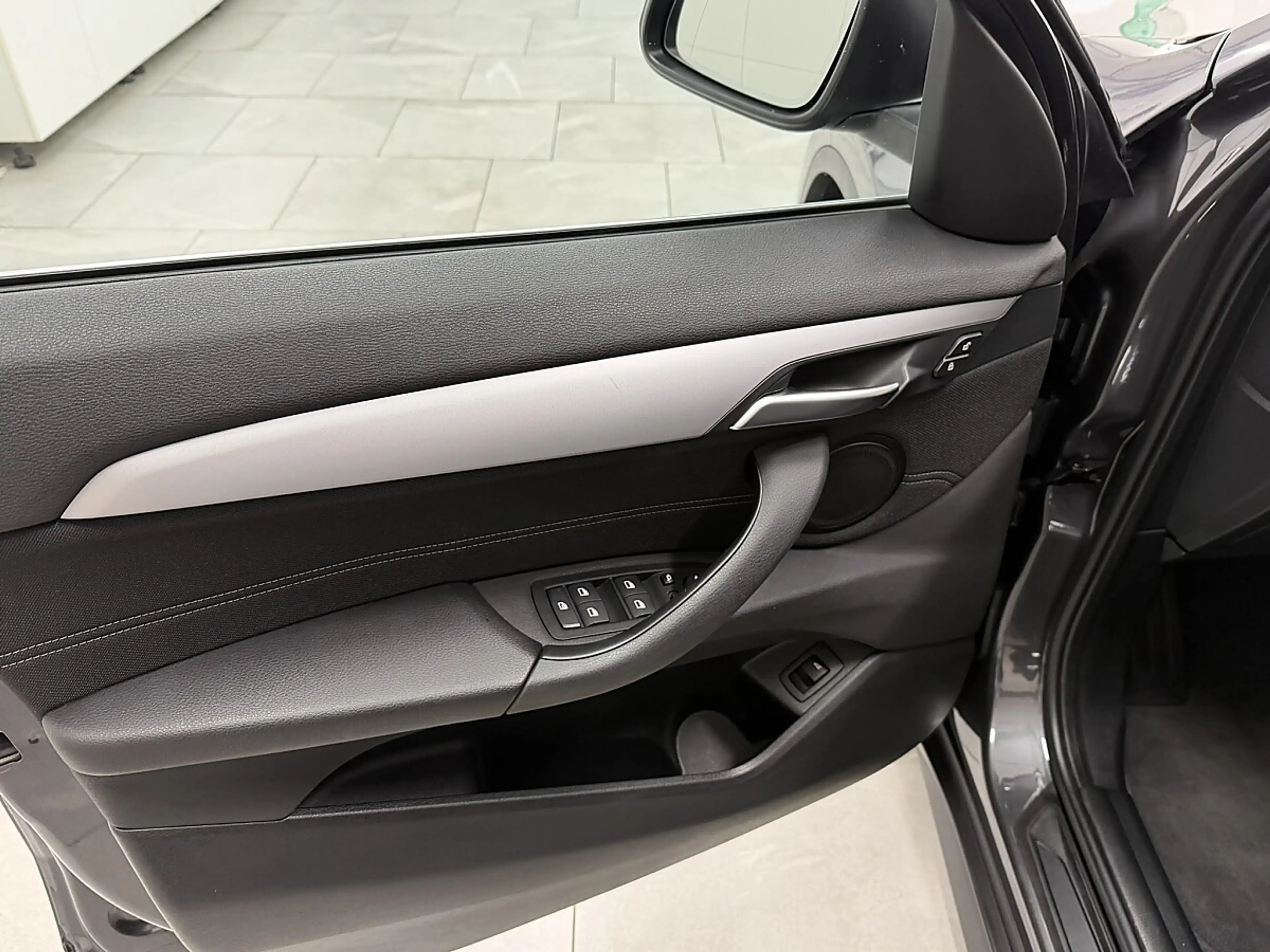 BMW X1 sDrive18d Aut.LCI/LED/NaviPro/HeadUp/Pano/HiFi/RFK — photo 9