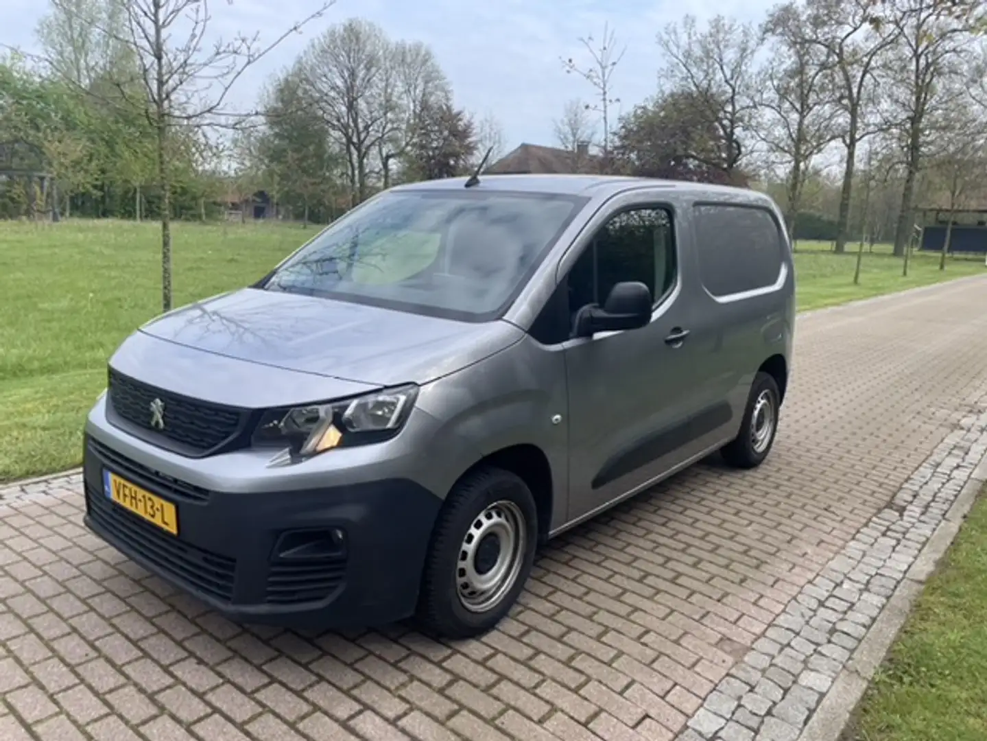 Peugeot Partner 1.5 BlueHDI Premium | trekhaak | Navie | Cruiscont Gris - 1