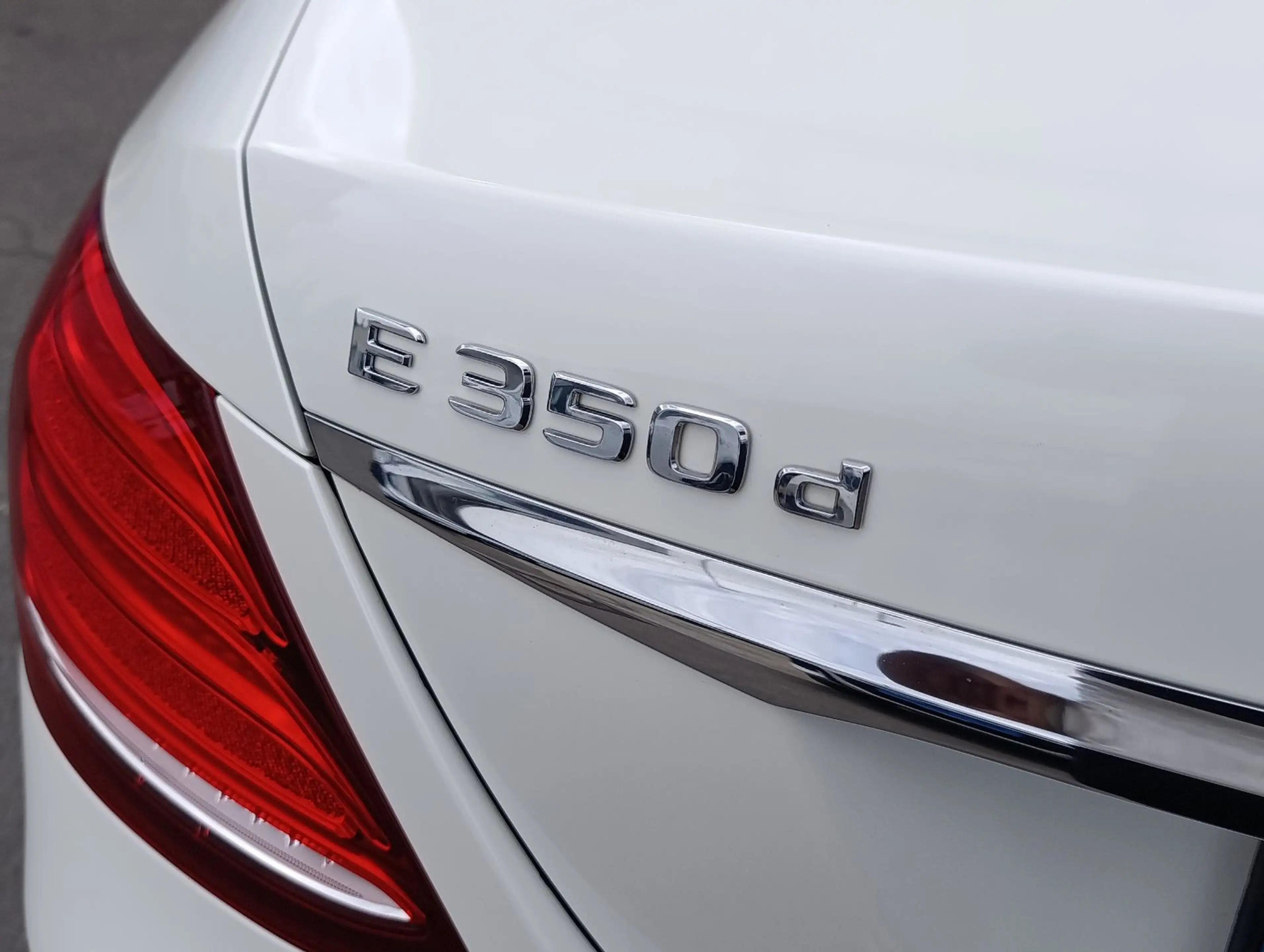 Mercedes-Benz E 350 Lim. AMG Line Schiebedach Leder RFK 360° — photo 9
