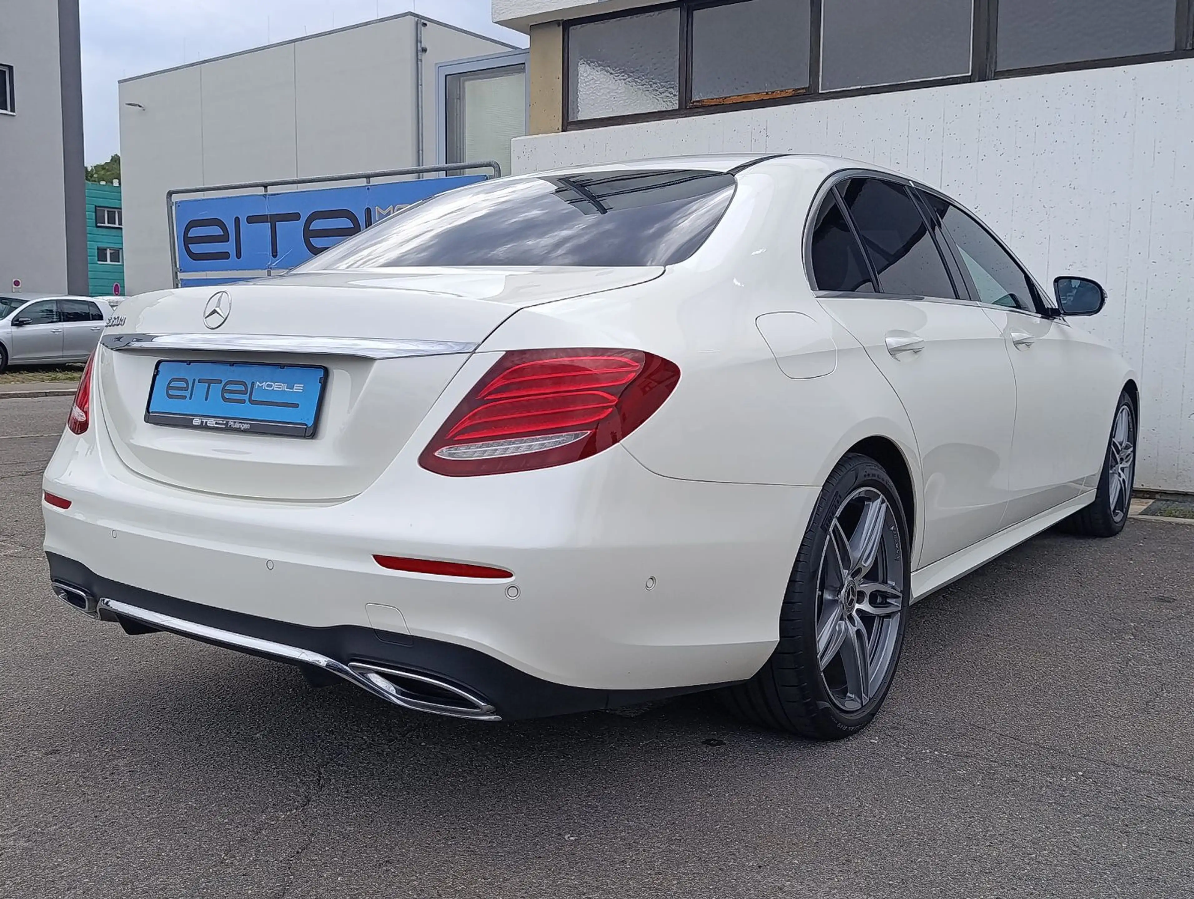 Mercedes-Benz E 350 Lim. AMG Line Schiebedach Leder RFK 360° — photo 3