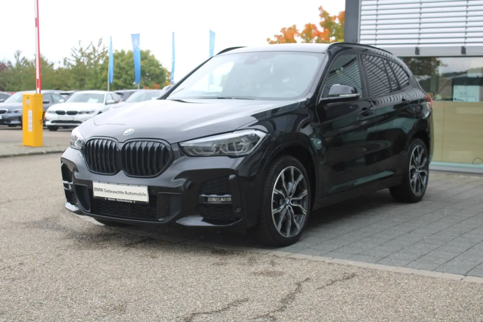 BMW X1 xDrive20d M Sport Navi AdLED Kamera HIFI DAB Schwarz - 1