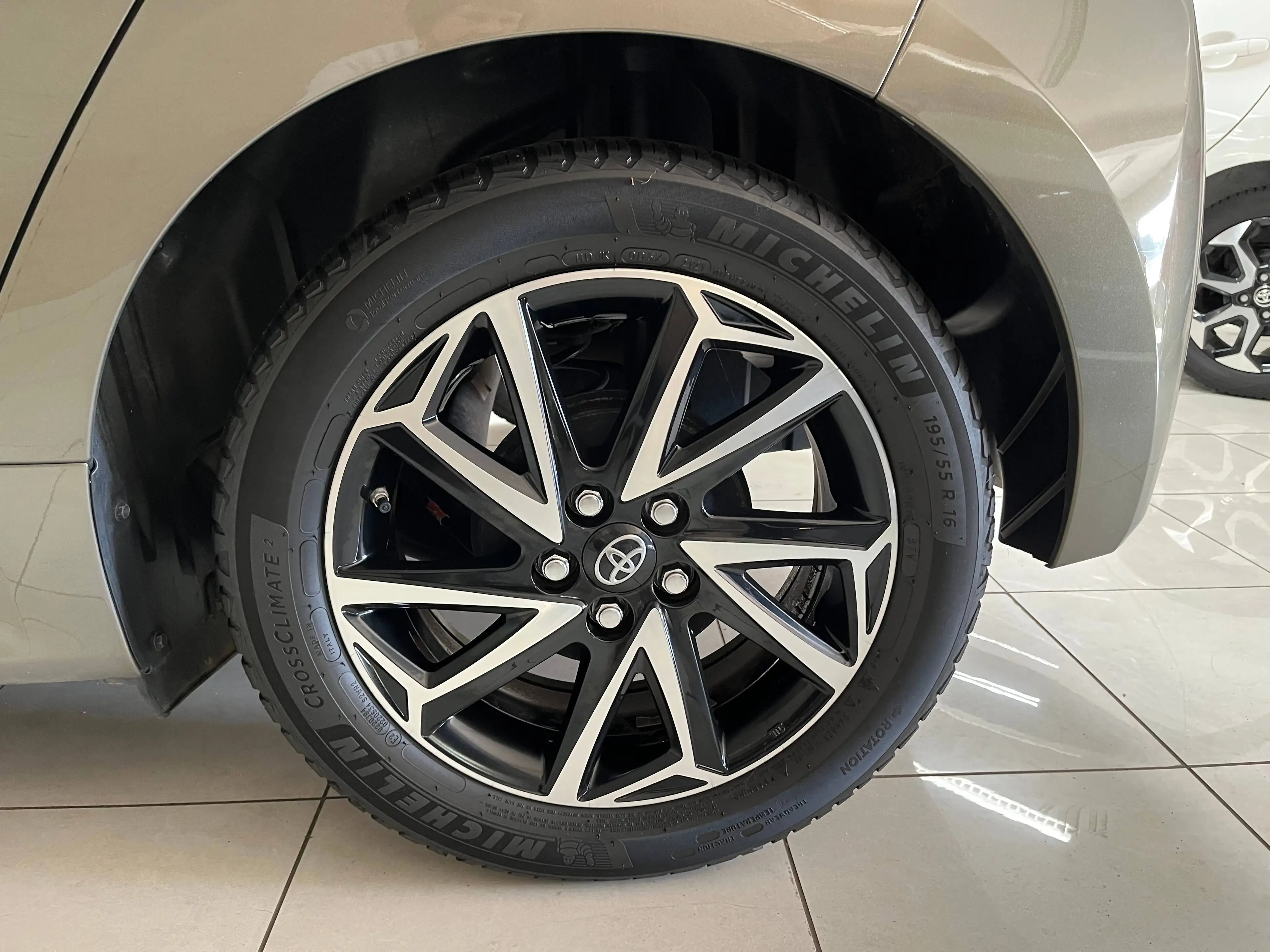 Toyota Yaris Yaris 1.5i Dual VVT-i Dynamic — photo 5