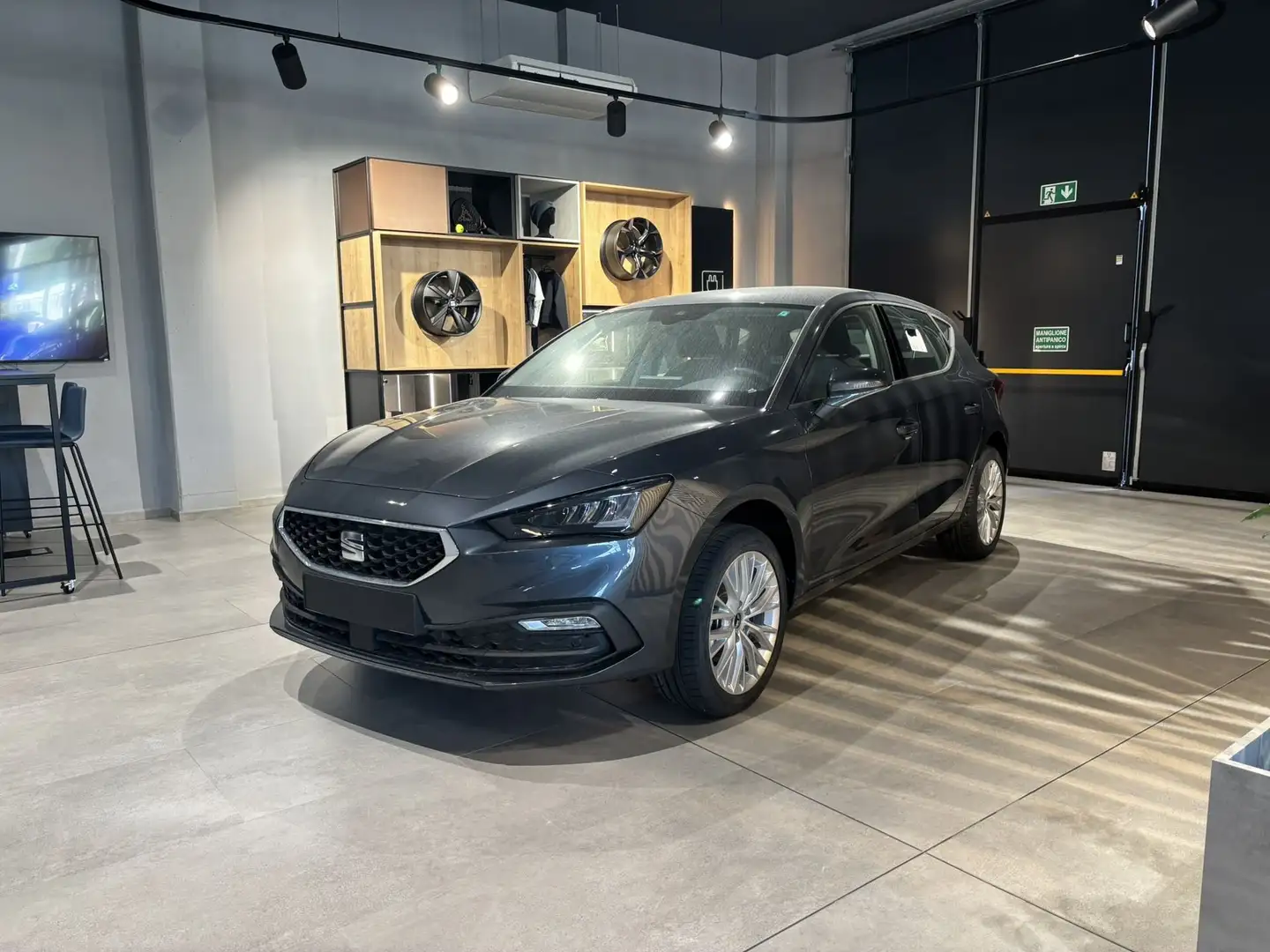 SEAT Leon Leon 1.5 hybrid 116 CV DSG Business Km Zero Gri - 1