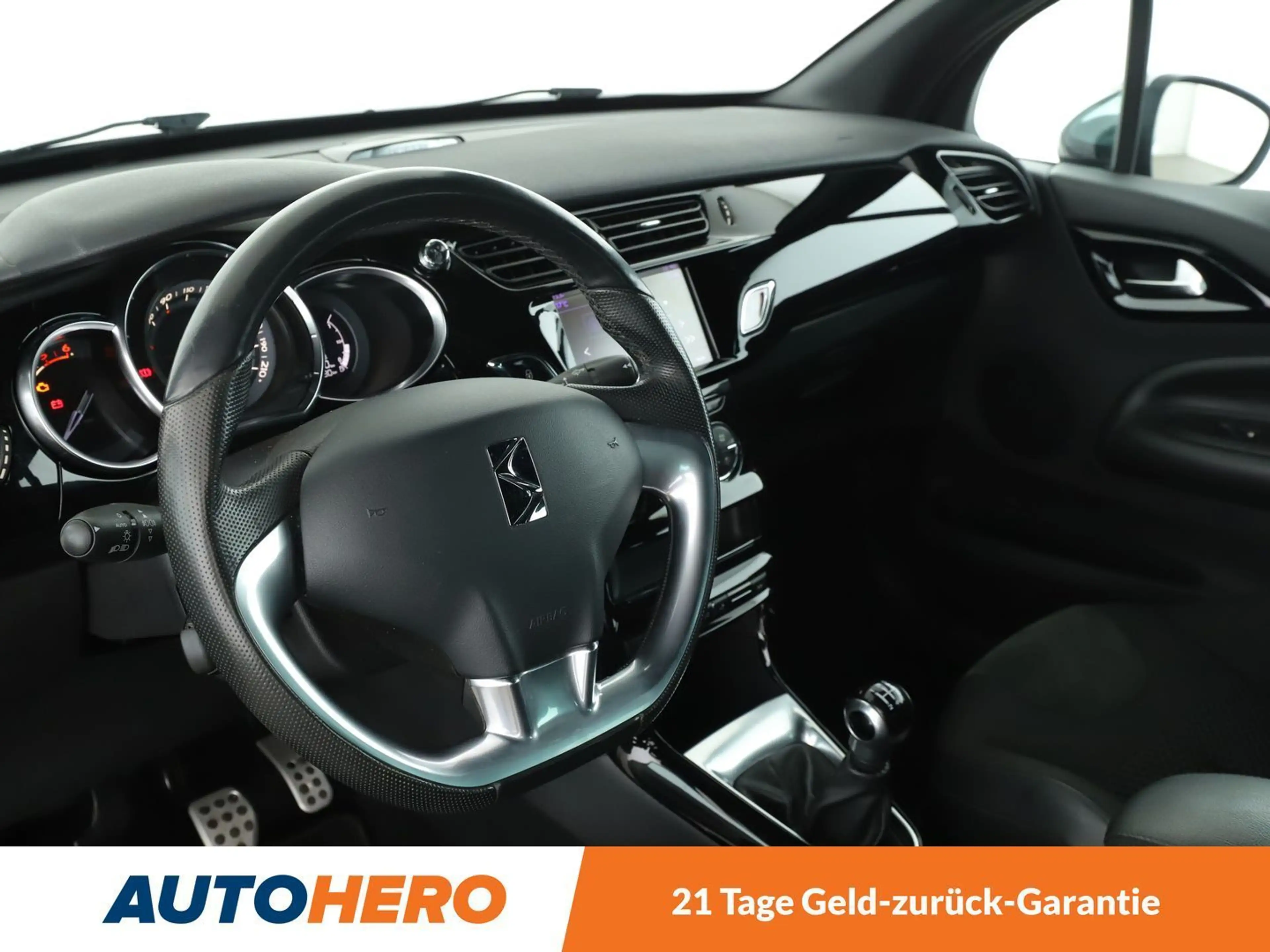 Citroen DS3 1.6 Blue-HDi SportChic *TEMPO*ALU*PDC* — photo 11