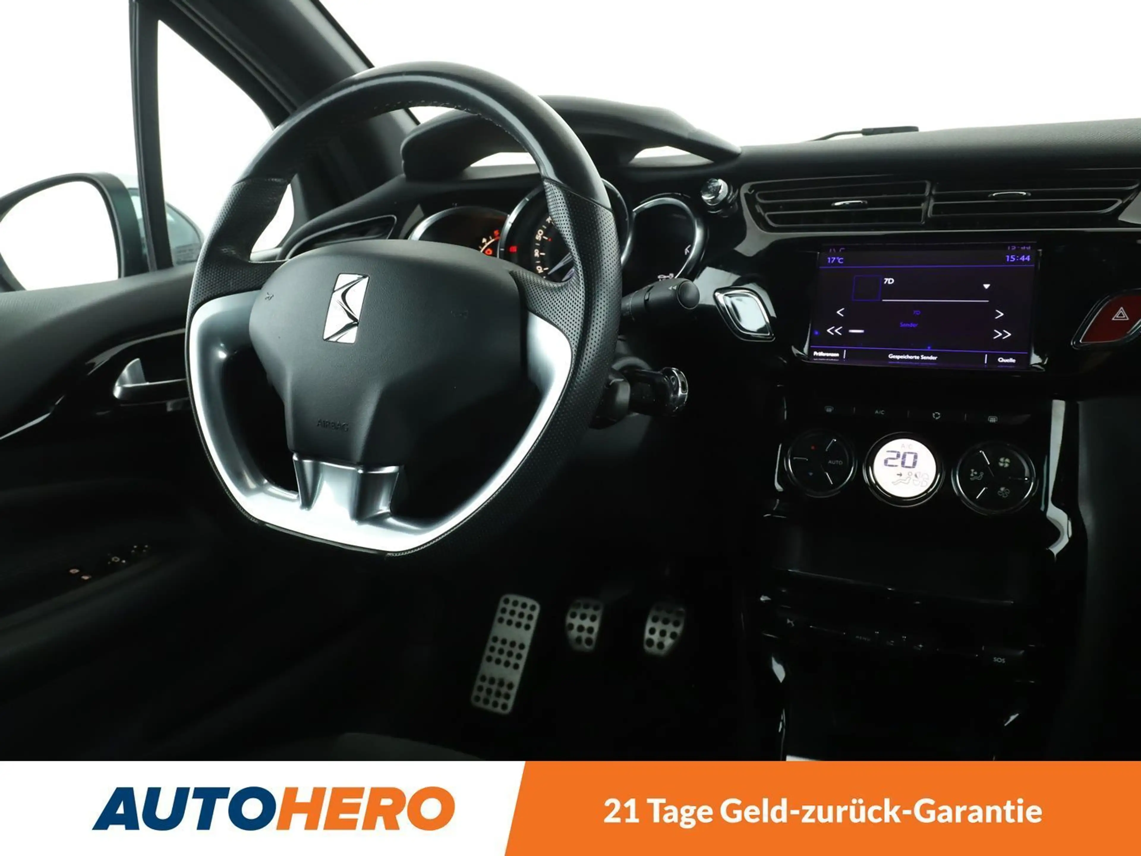 Citroen DS3 1.6 Blue-HDi SportChic *TEMPO*ALU*PDC* — photo 13