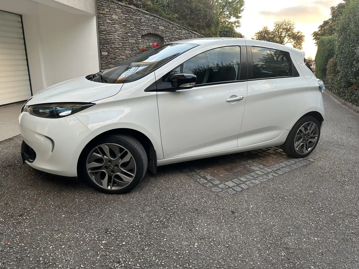 Renault ZOE R240 22kWh Intens (KEINE Batteriemiete) - 2