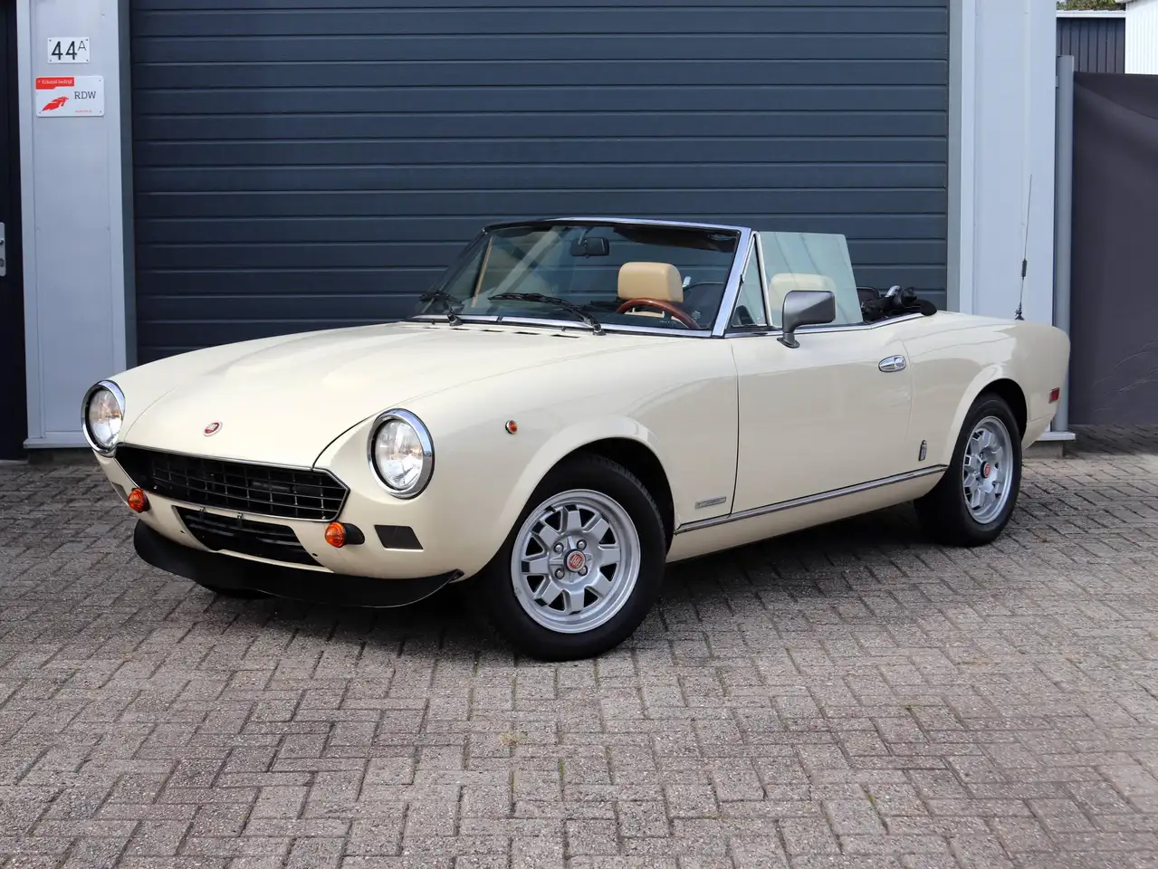 Fiat 124 Spider 2.0 - Nette staat - Historie!, foto 1
