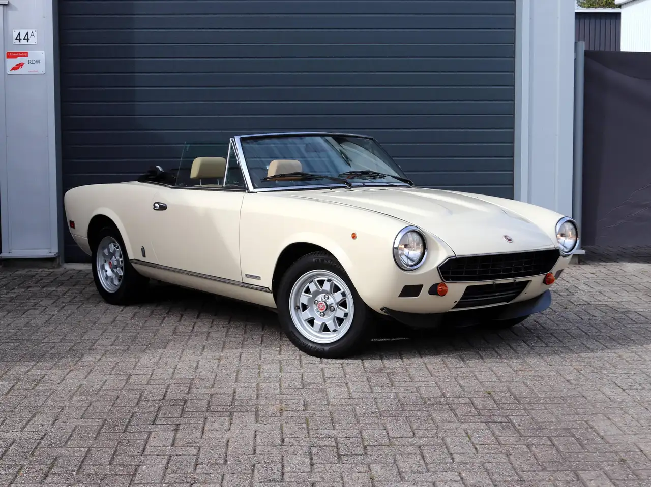 Fiat 124 Spider 2.0 - Nette staat - Historie!, foto 3