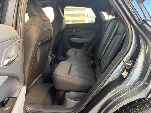 Audi Q3 view 14