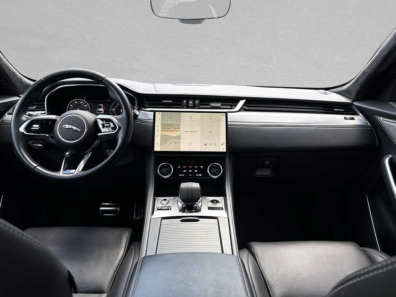 Jaguar F-Pace Diesel D300 AWD R-Dynamic SE — photo 4