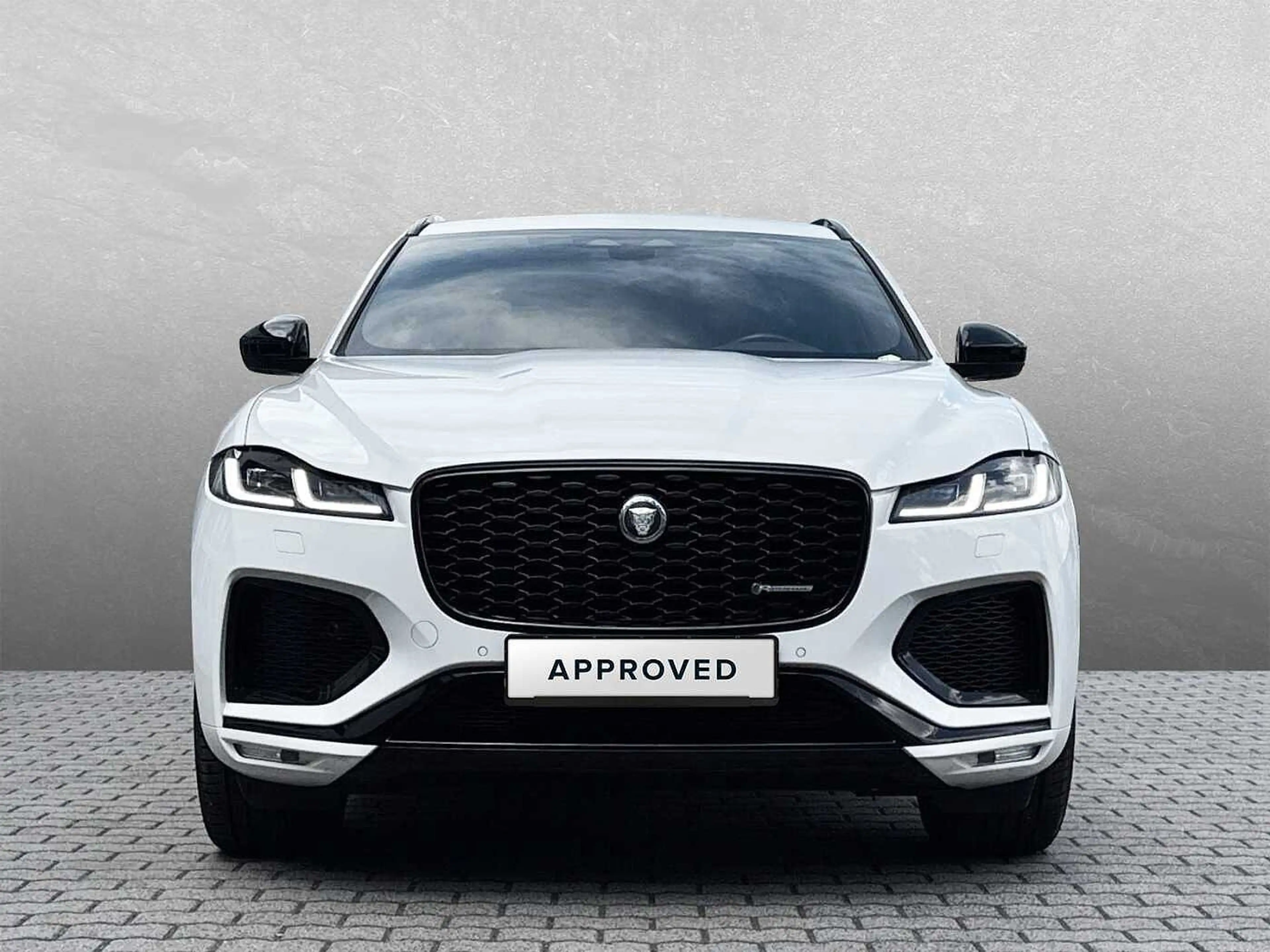 Jaguar F-Pace Diesel D300 AWD R-Dynamic SE — photo 8