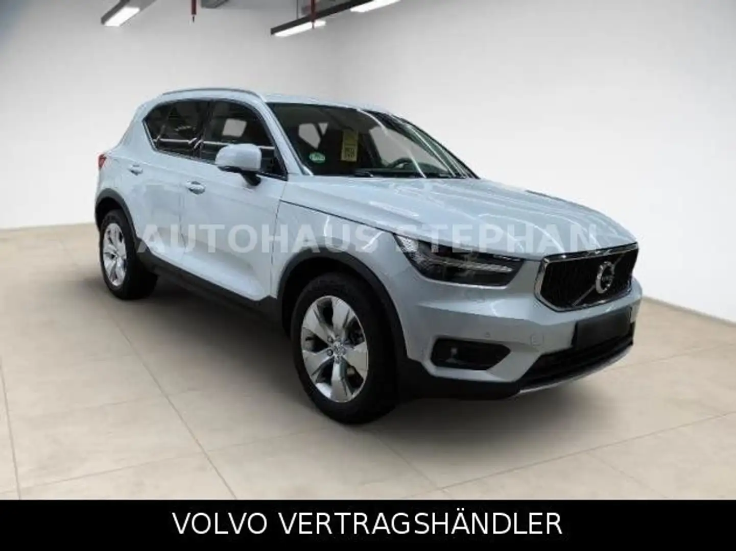 Volvo XC40 D3 Automatik Momentum Pro AHK GARANTIE Silber - 1