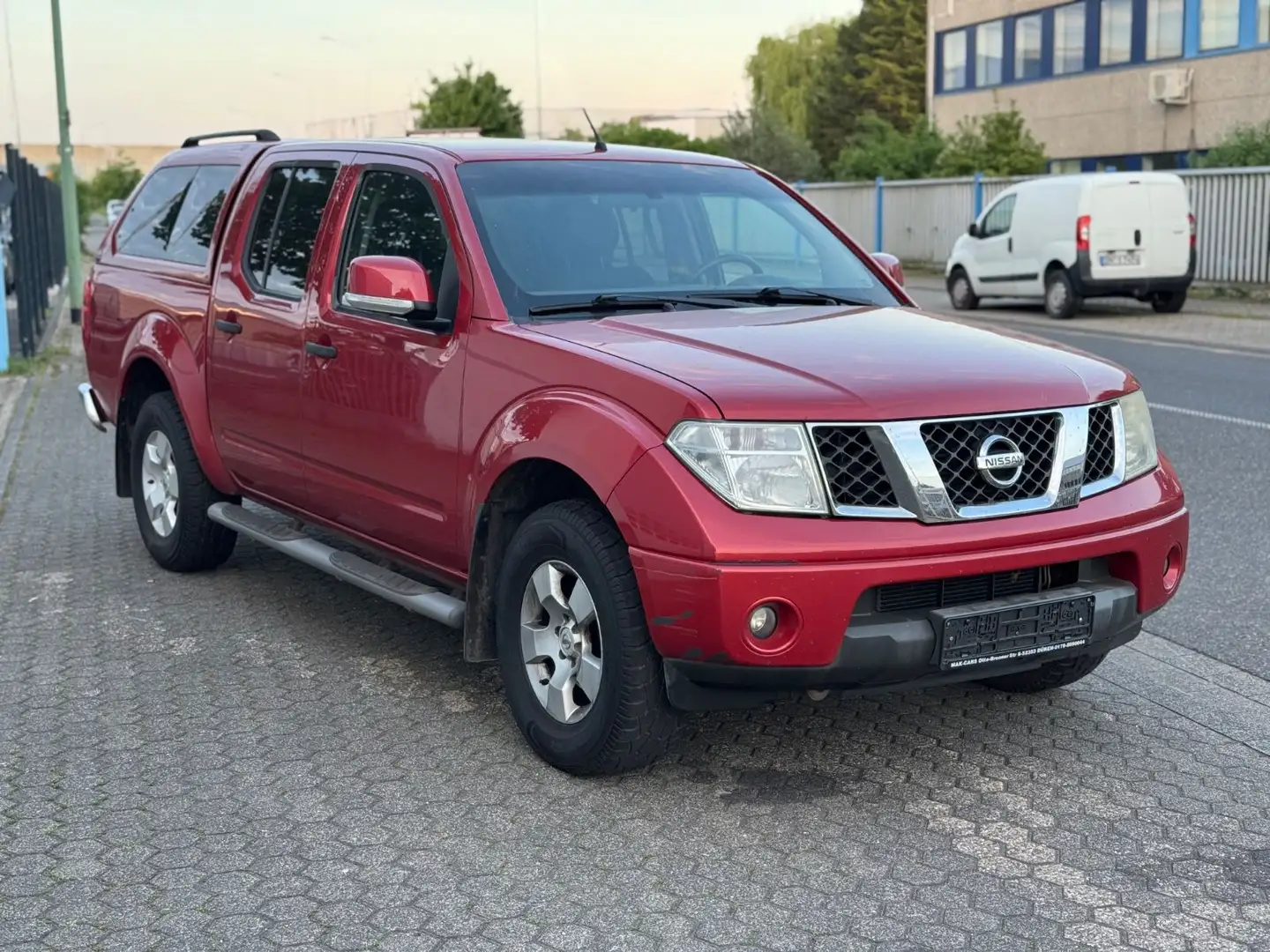 Nissan Navara Pickup  4X4/Klimaautomatik/Automatik/ Rojo - 2