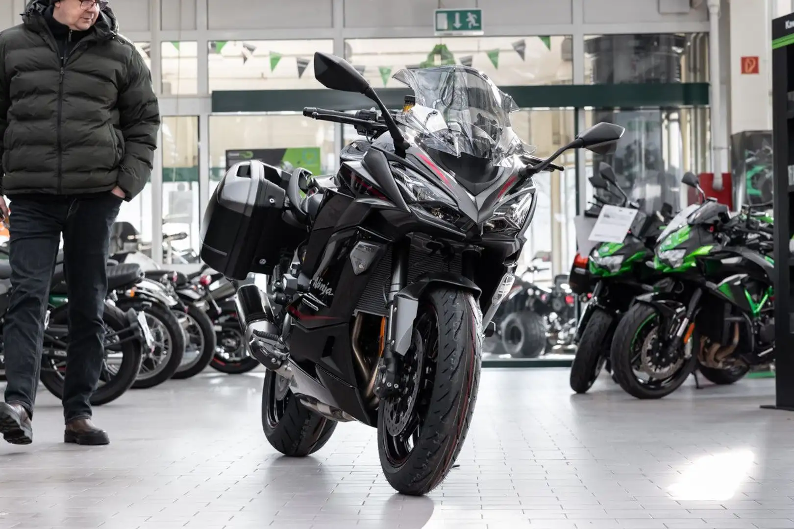 Kawasaki Ninja 1100 SX SE Performance Tourer, Akrapovic crna - 2