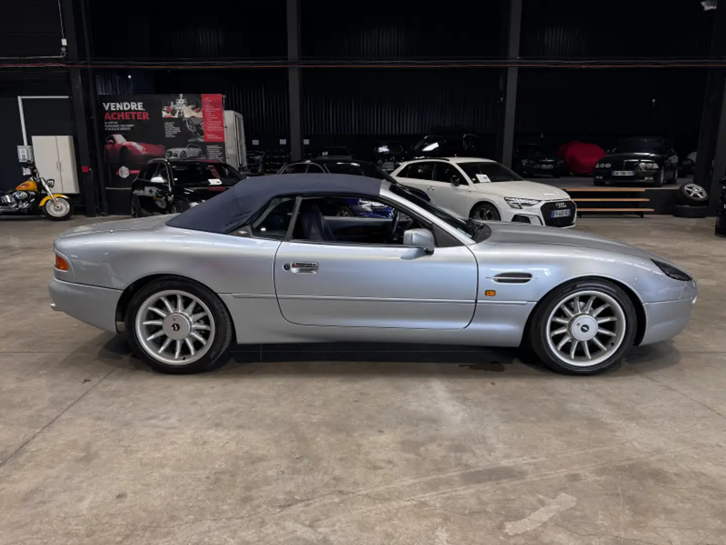 Aston Martin Volante 6 CYLINDRES CABRIOLET / CARNET FULL ASTON Grigio - 2