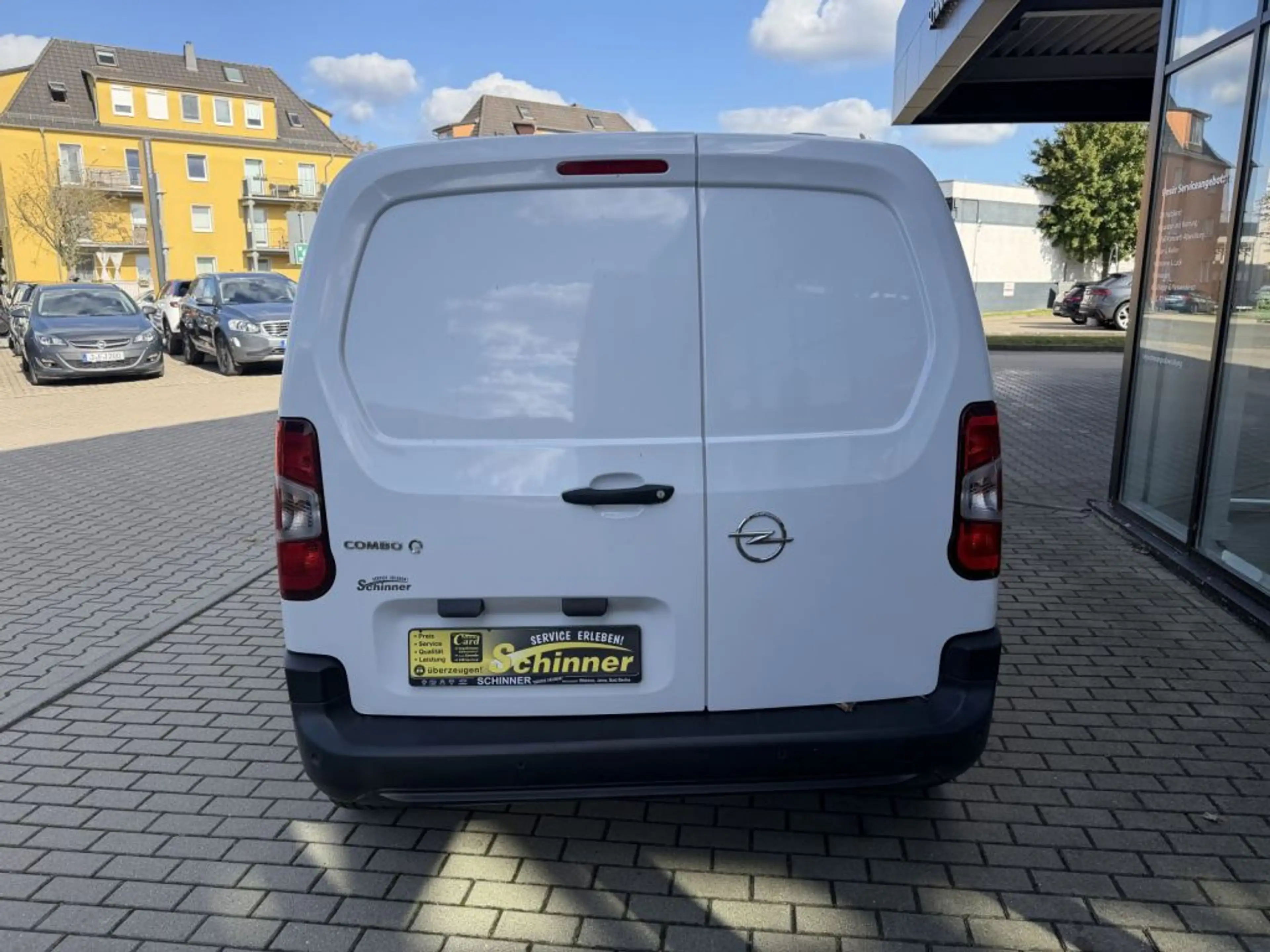 Opel Combo-e Cargo (50-kWh) Edition — photo 10