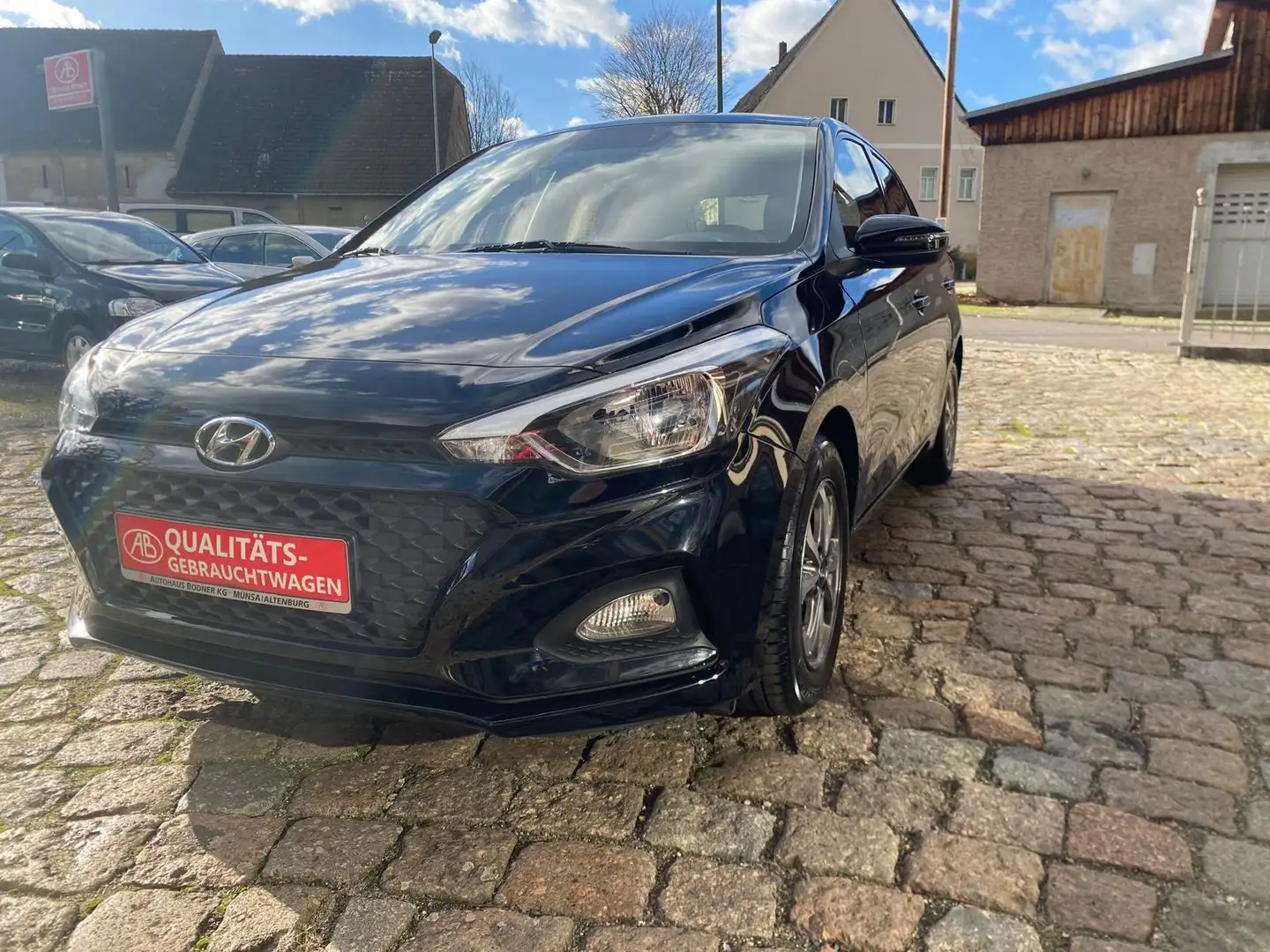 Hyundai i20 aus 1. Hand! Schwarz - 1