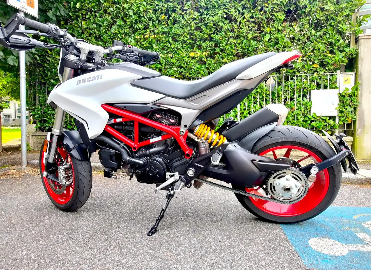 Ducati Hypermotard 939 Белый - 2