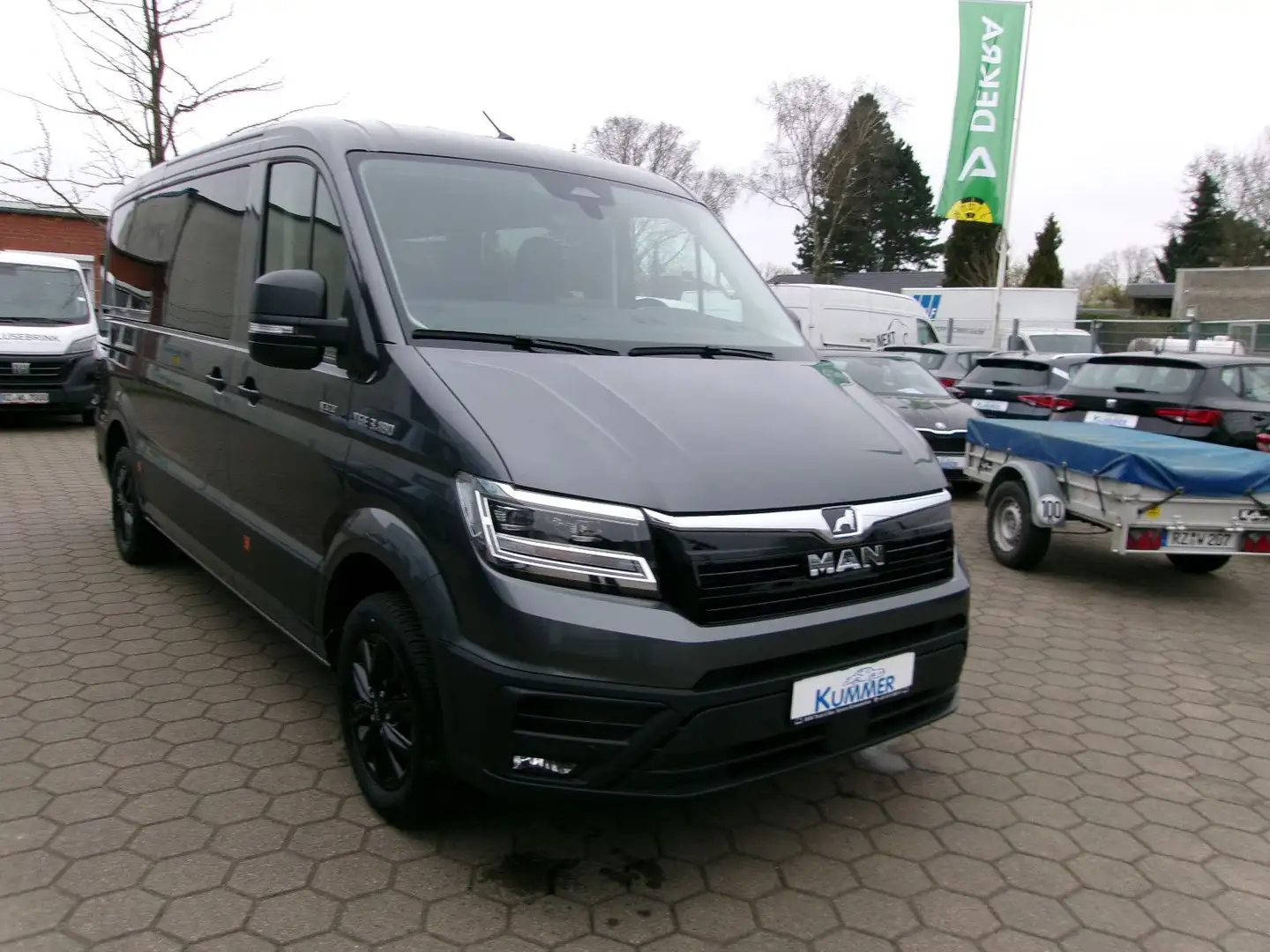 MAN TGE 3.180 DSG AHK 8.Sitzer Standhzg LED Navi Alu Szürke - 2