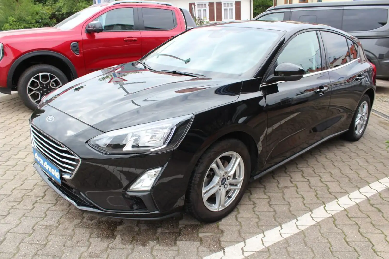Ford Focus 1.0 EcoBoost COOL&CONNECT Zwart - 2