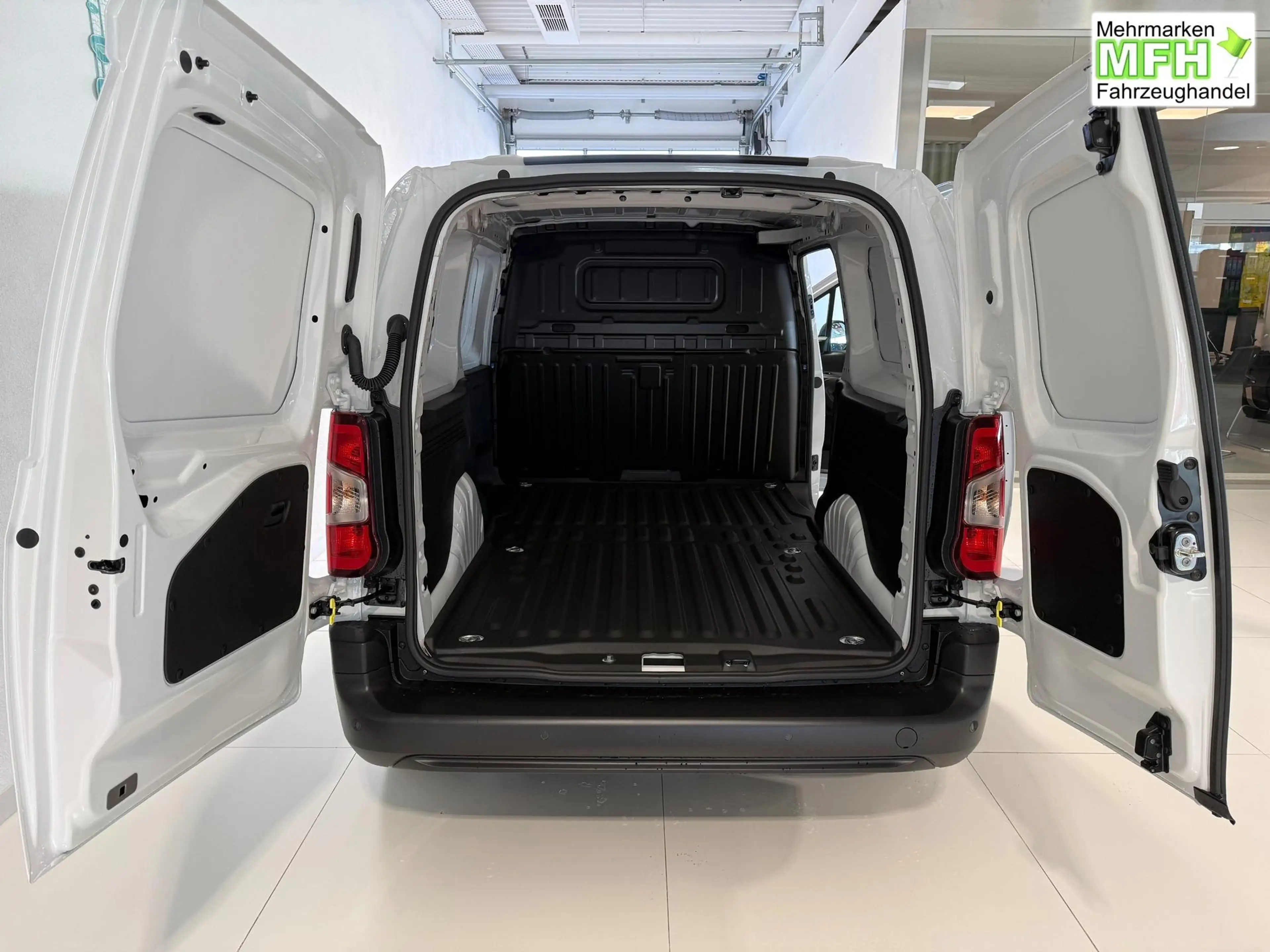 Fiat Doblo Länge XL Erhöhte Nutzlast 1.5 BlueHDi 75 kW (10... — photo 7