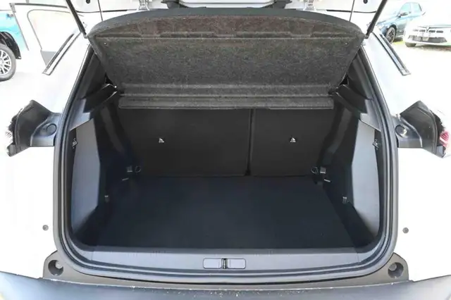 Peugeot 2008 view 9