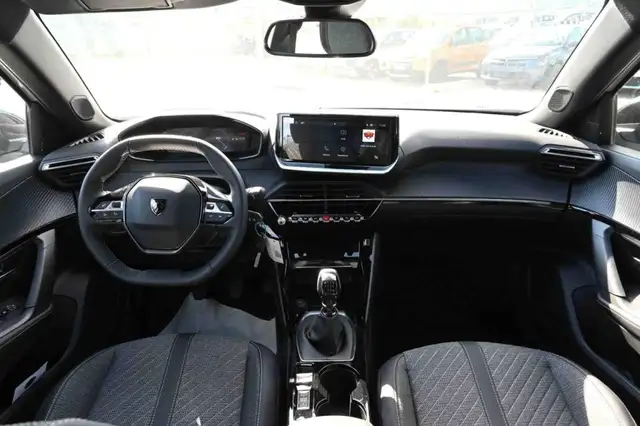 Peugeot 2008 view 11
