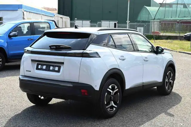 Peugeot 2008 view 5