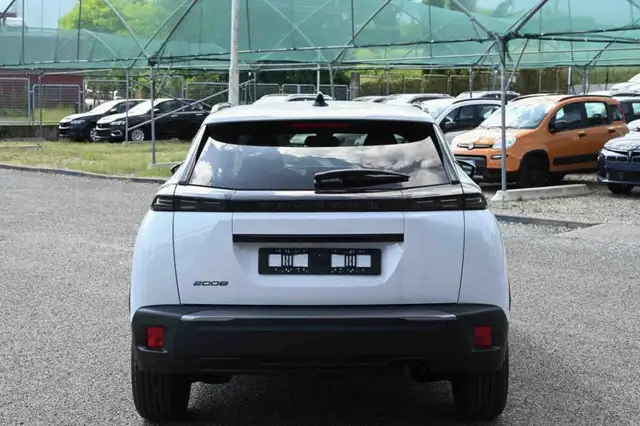 Peugeot 2008 view 6