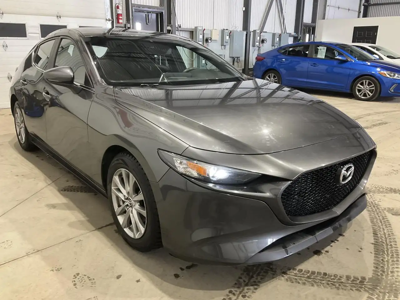 Mazda 3 снимка Mazda 3