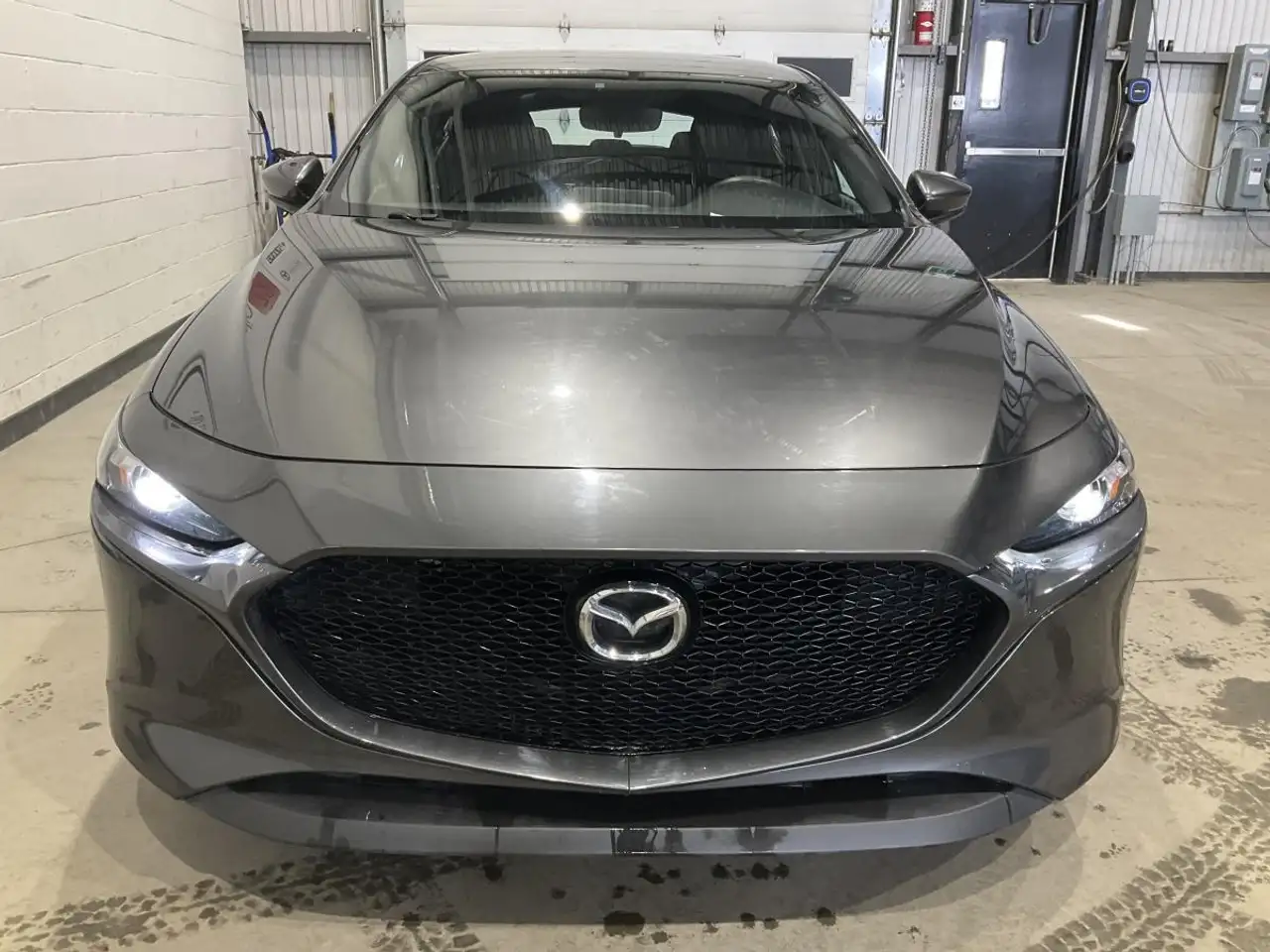 Mazda 3 снимка Mazda 3