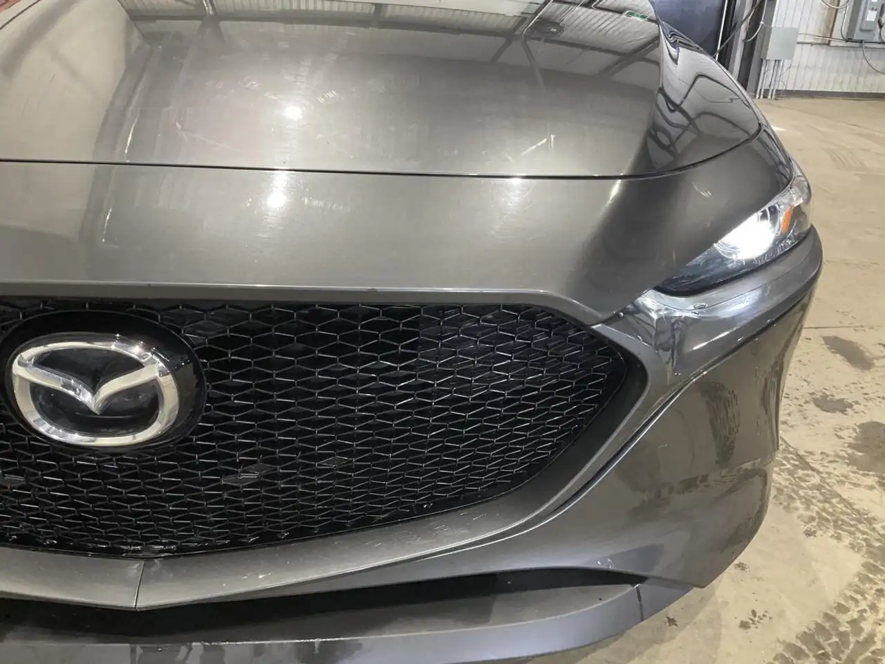 Mazda 3 снимка Mazda 3