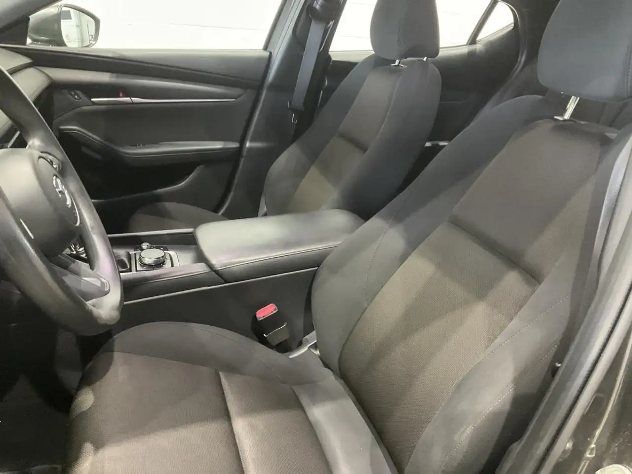 Mazda 3 снимка Mazda 3