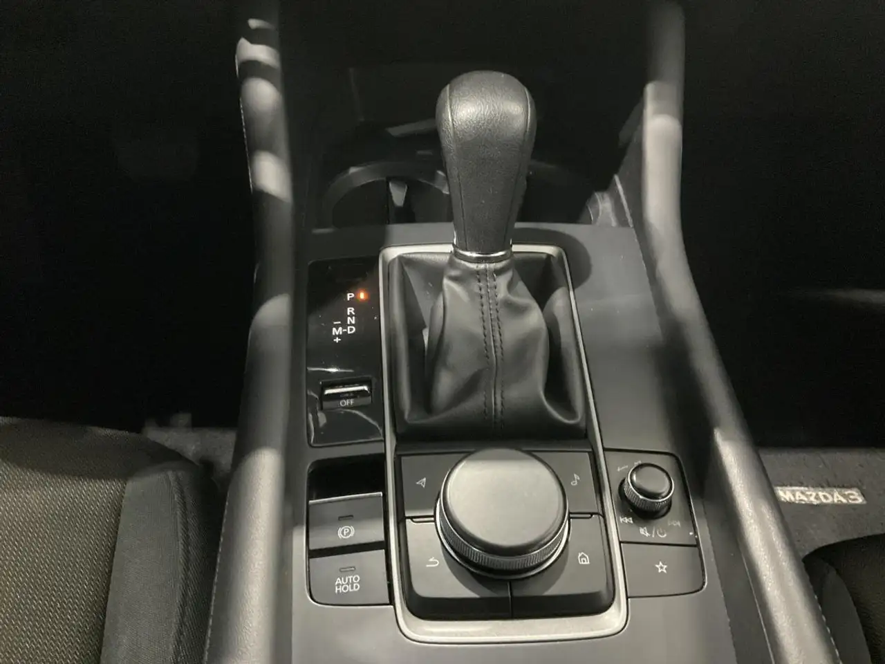 Mazda 3 снимка Mazda 3