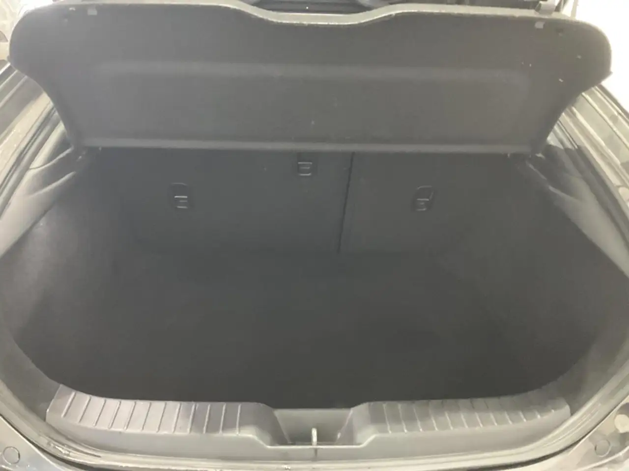 Mazda 3 снимка Mazda 3