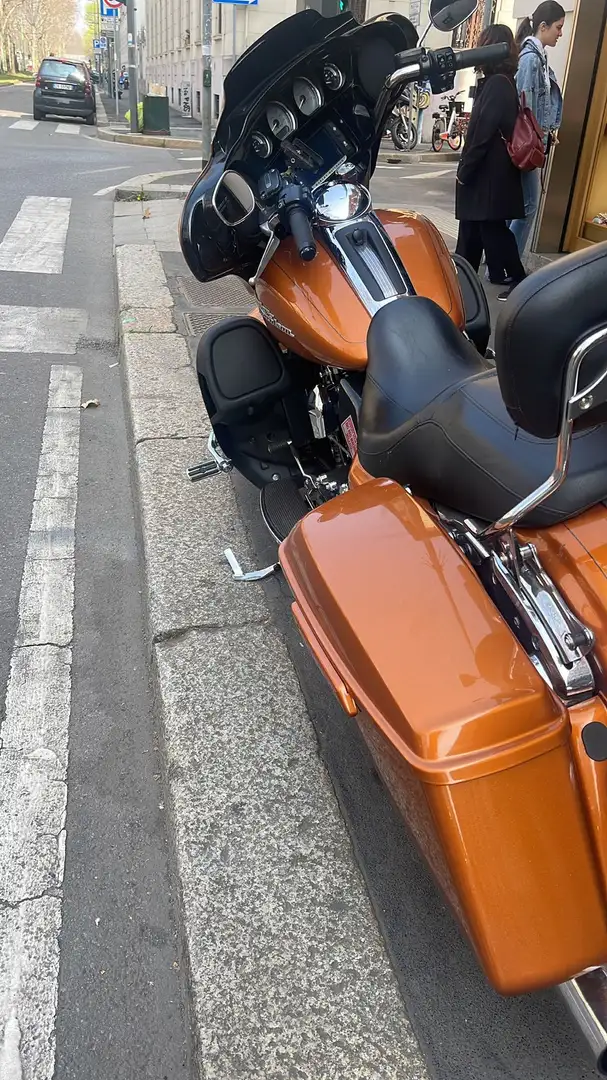 Harley-Davidson Electra Glide Oranje - 1
