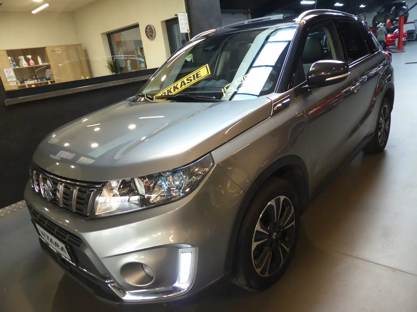 Suzuki Vitara Vitara 1.4 Boosterjet GLX + SUNROOFPACK + GARANTIE Grijs - 2