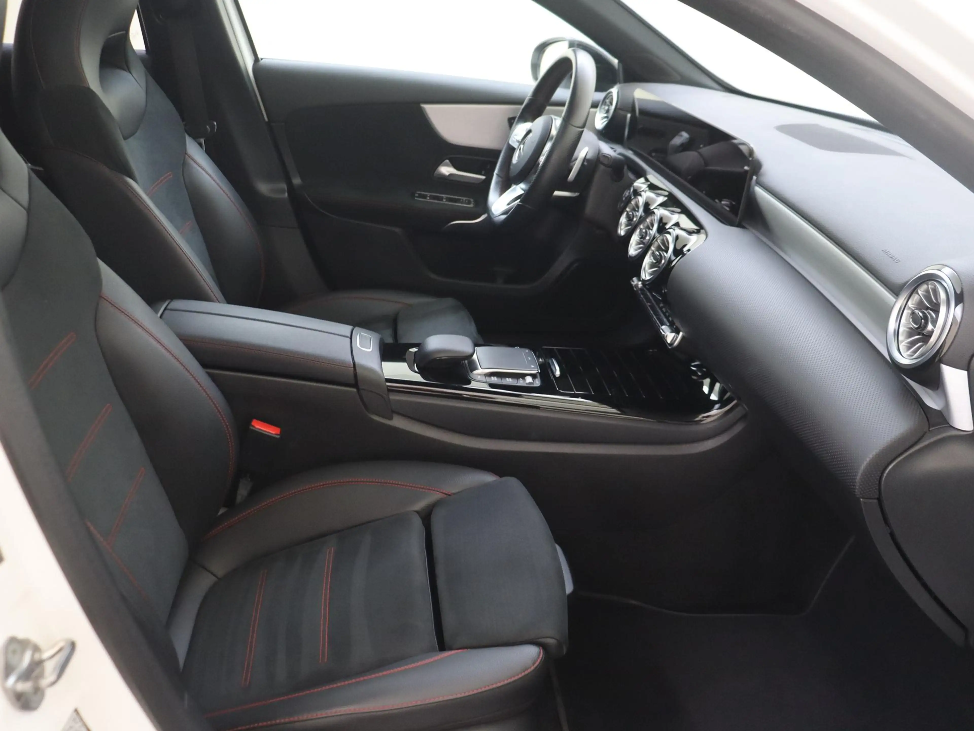 Mercedes-Benz A 180 Business Solution AMG — photo 5