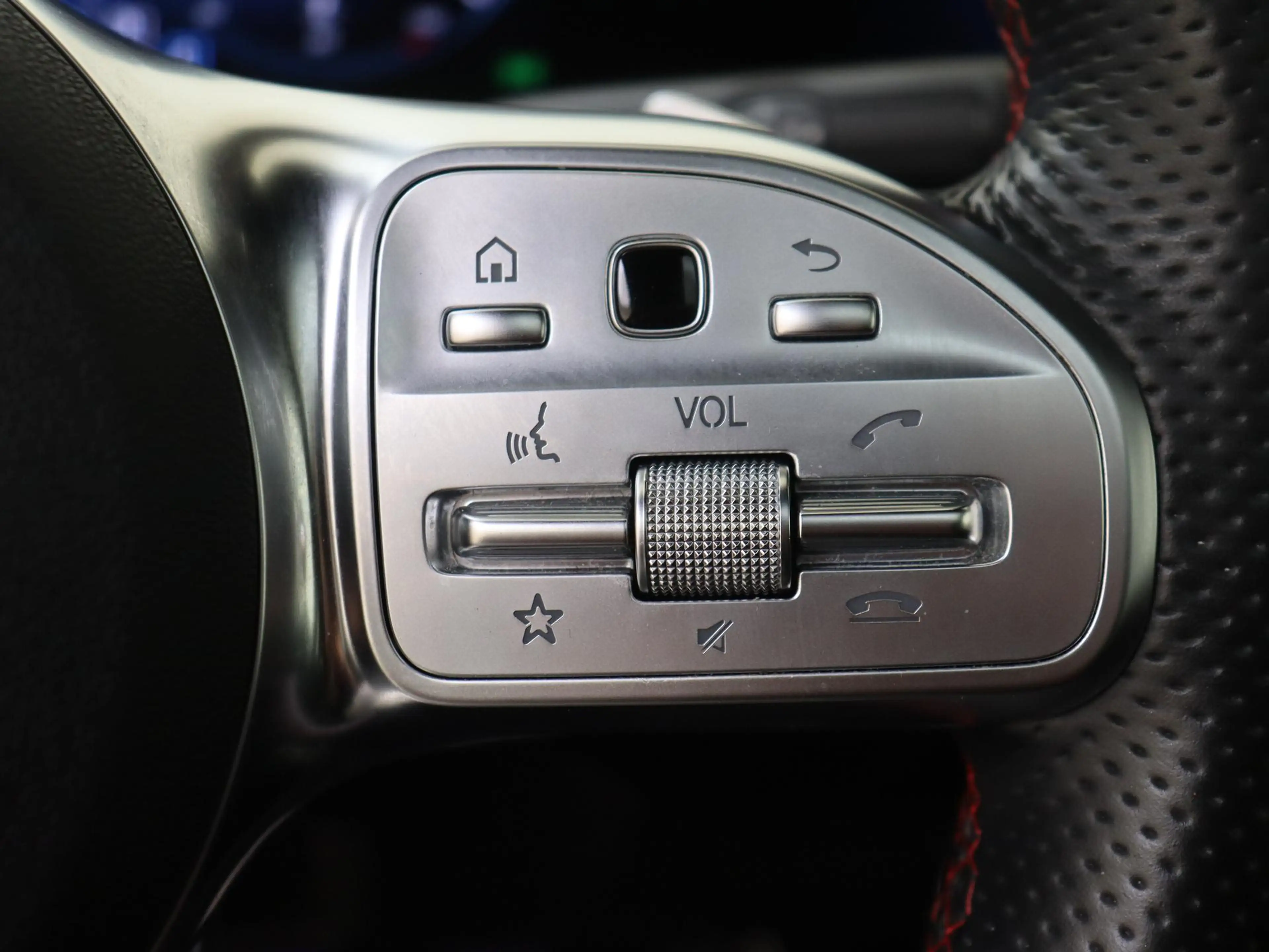 Mercedes-Benz A 180 Business Solution AMG — photo 13