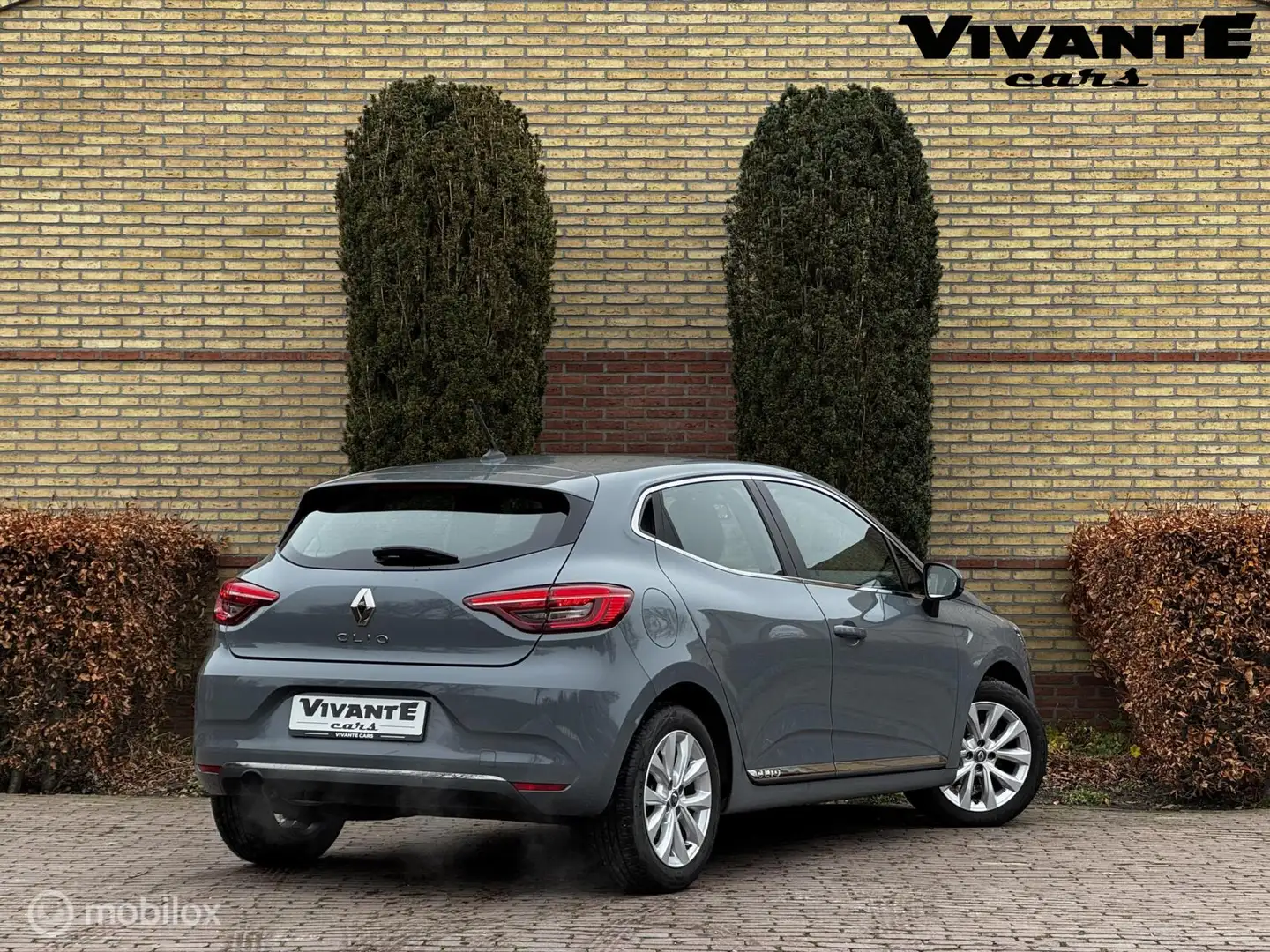 Renault Clio 1.0 TCe AUT*Carplay*Camera*Stoel.vrw*Cruise*Navi Grijs - 2