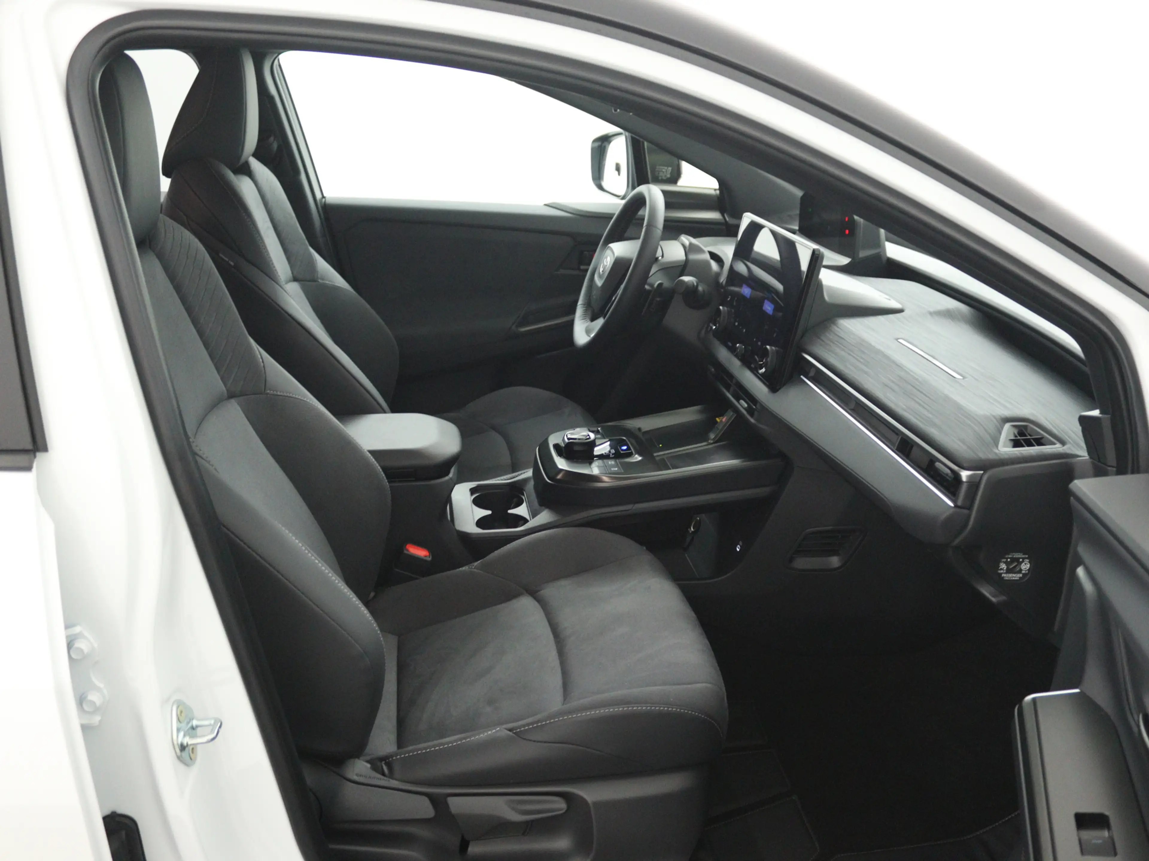 Toyota C-HR+ Executive AWD 77 kWh | Navigatie | PDC | Demo Sand — photo 9