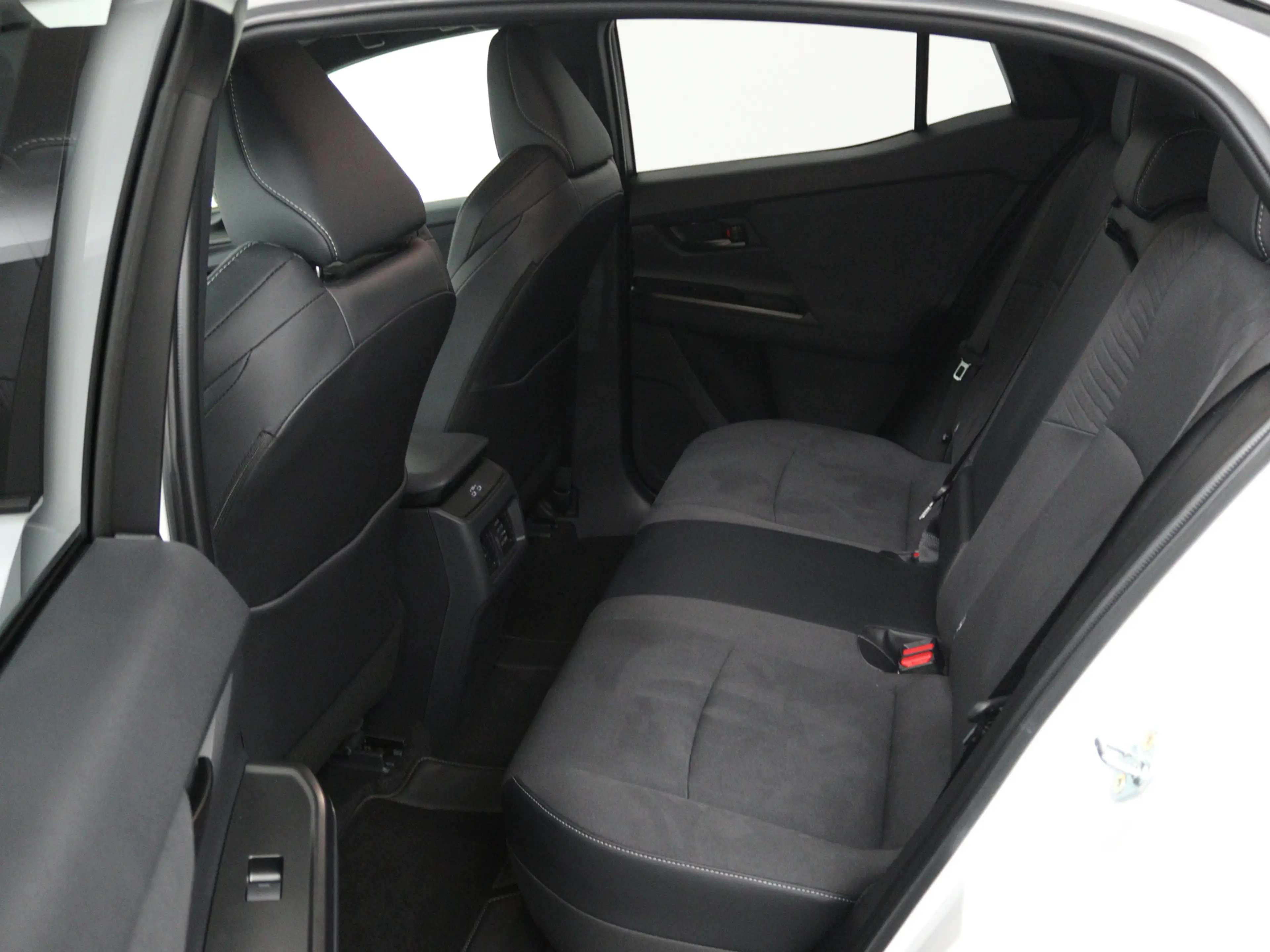 Toyota C-HR+ Executive AWD 77 kWh | Navigatie | PDC | Demo Sand — photo 6