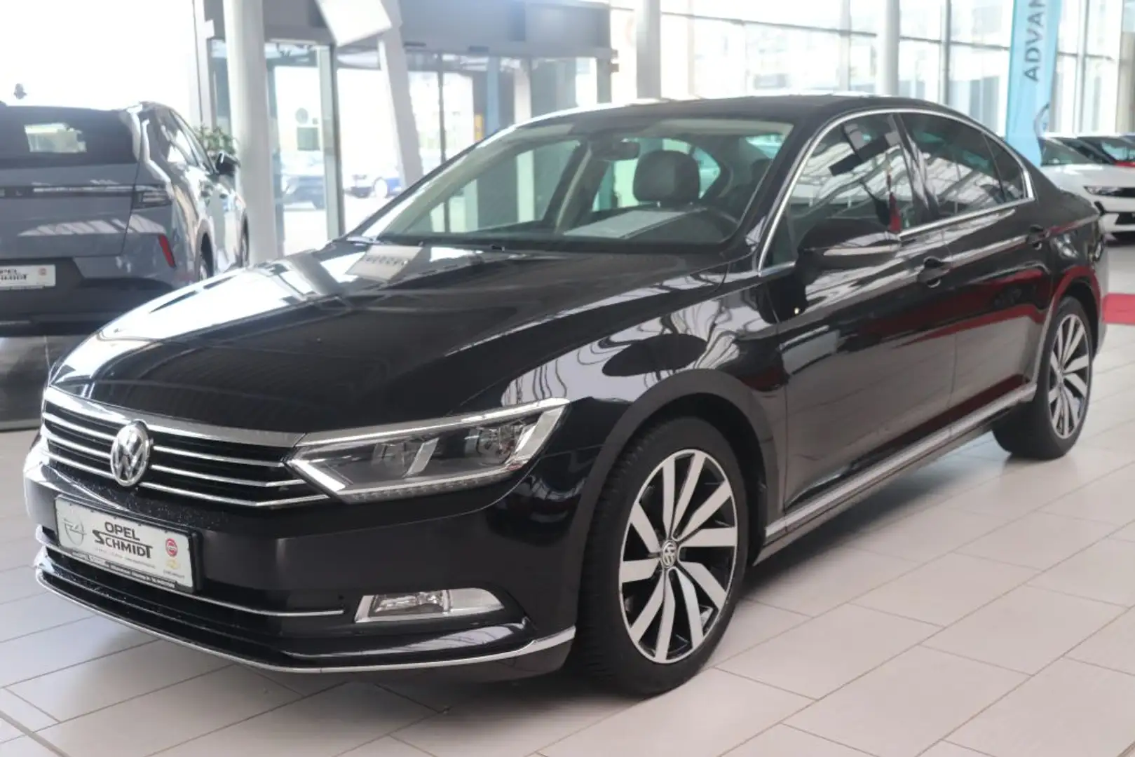 Volkswagen Passat 2.0 TSI (BlueMotion Technology) DSG Highline Zwart - 1