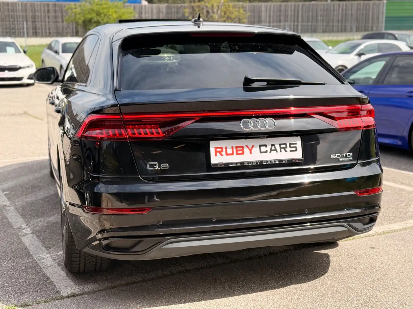 Audi Q8 50 TDI quattro Sline Schwarz - 2