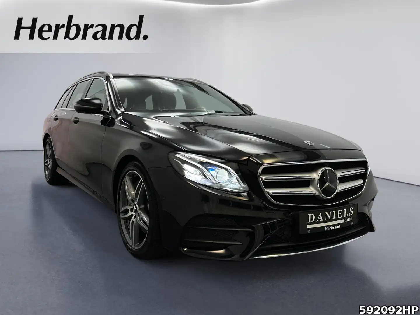 Mercedes-Benz E 350 d T AMG Line AHK DISTRONIC+ 360° Memory Schwarz - 2