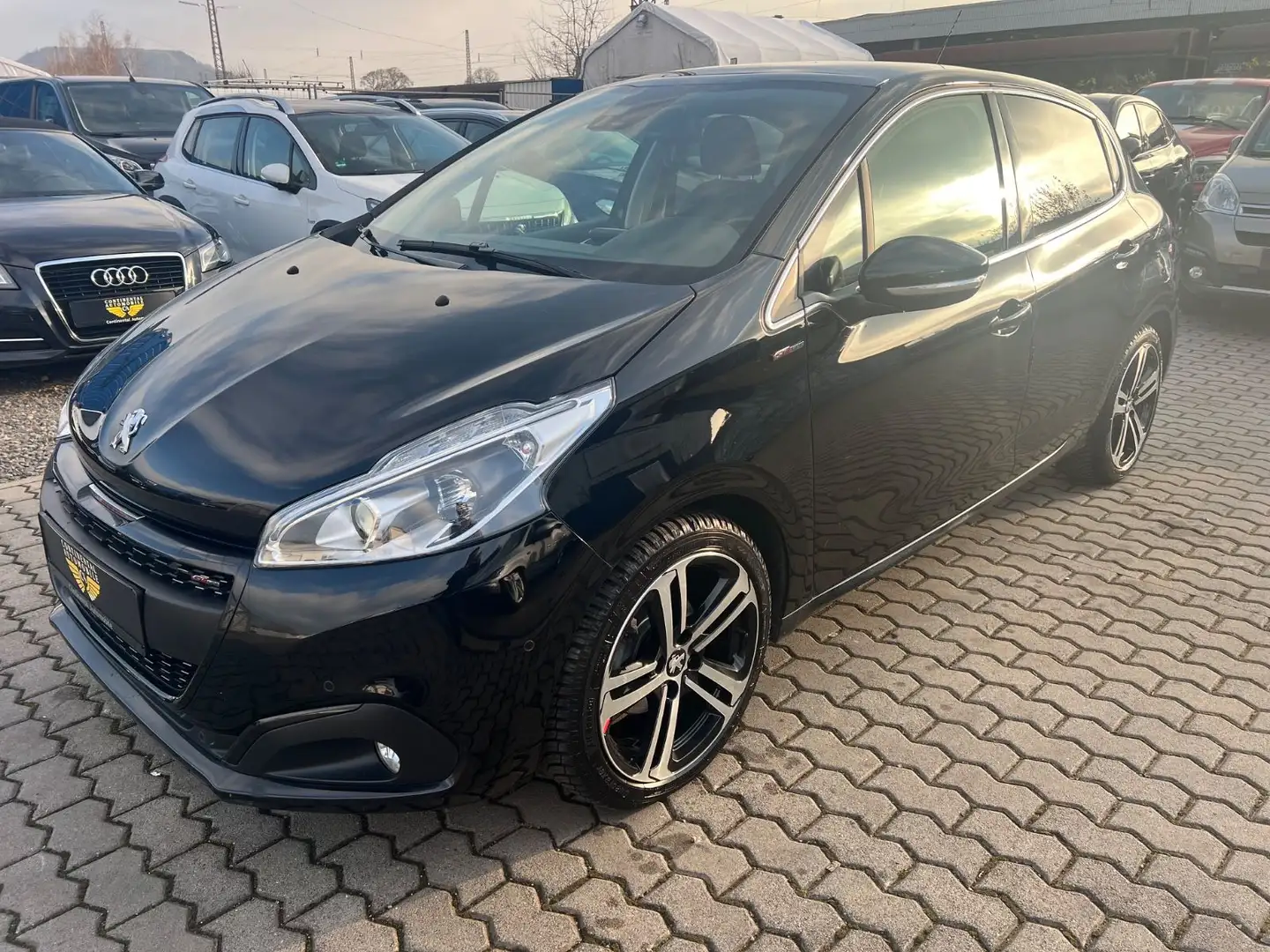 Peugeot 208 Allure GT-LINE Schwarz - 2