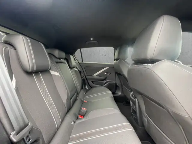 Opel Astra view 14